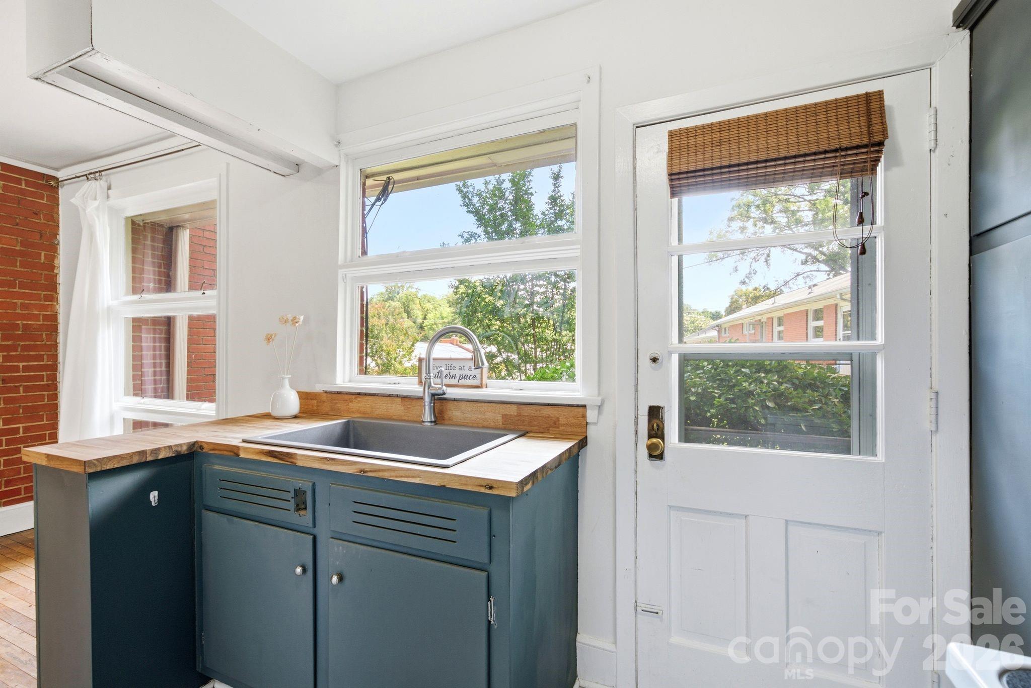 4227 Cheltenham Road — Charlotte