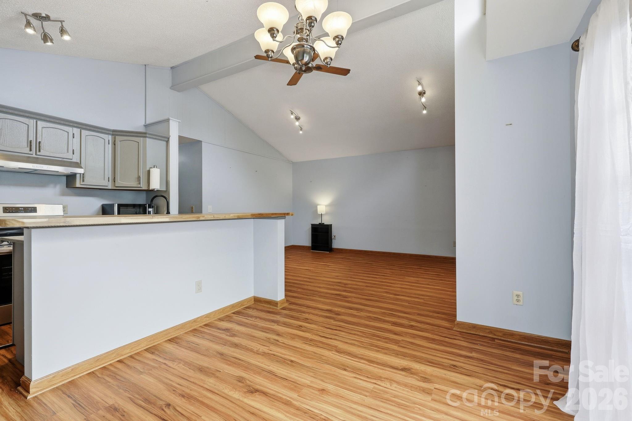 65 Spencer Street — Clyde