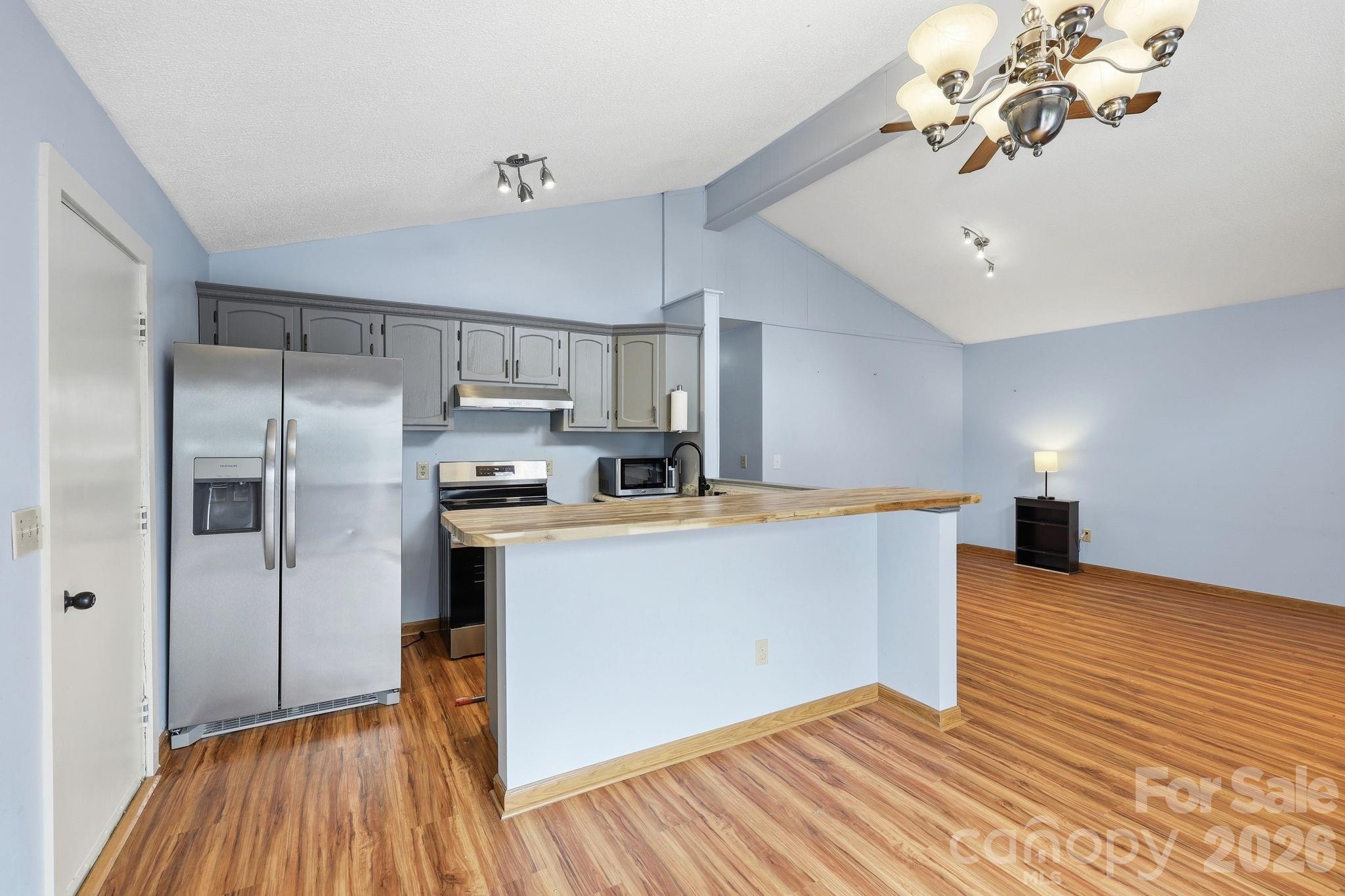 65 Spencer Street — Clyde