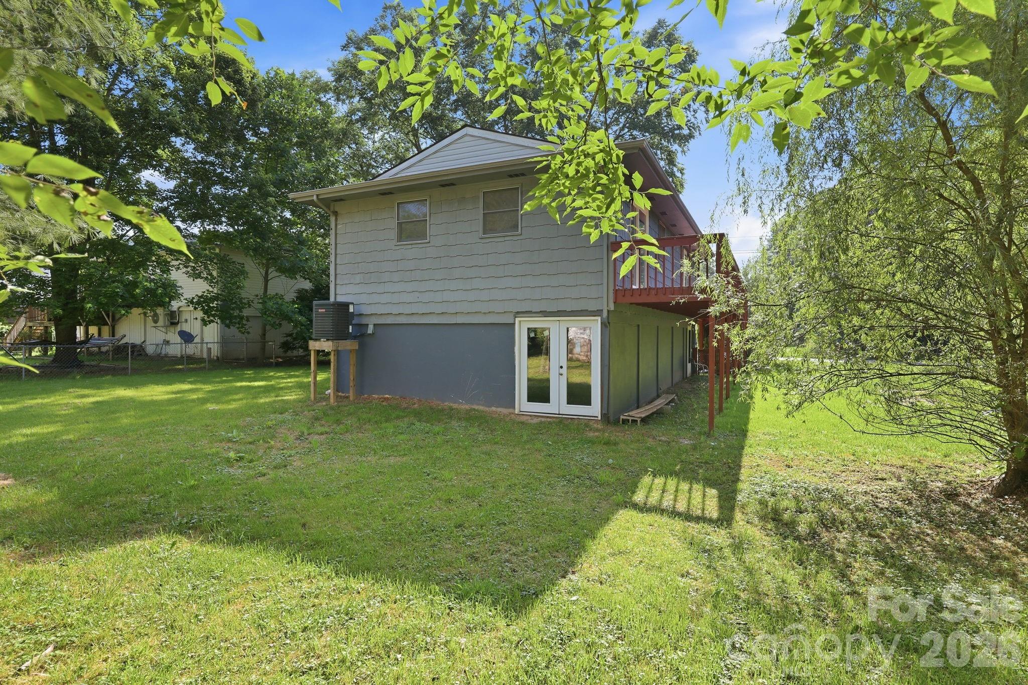 65 Spencer Street — Clyde