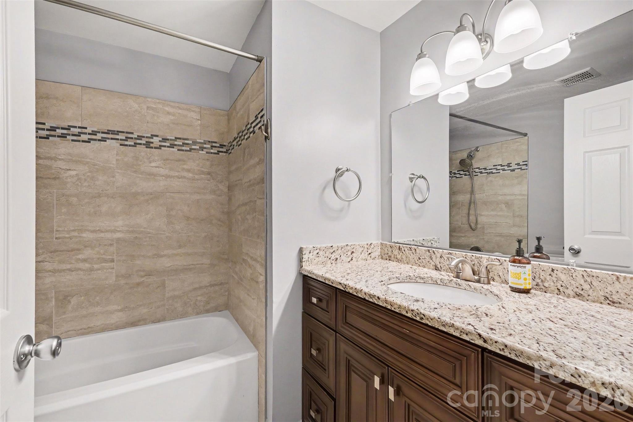 7111 Cedar Lake Court — Charlotte