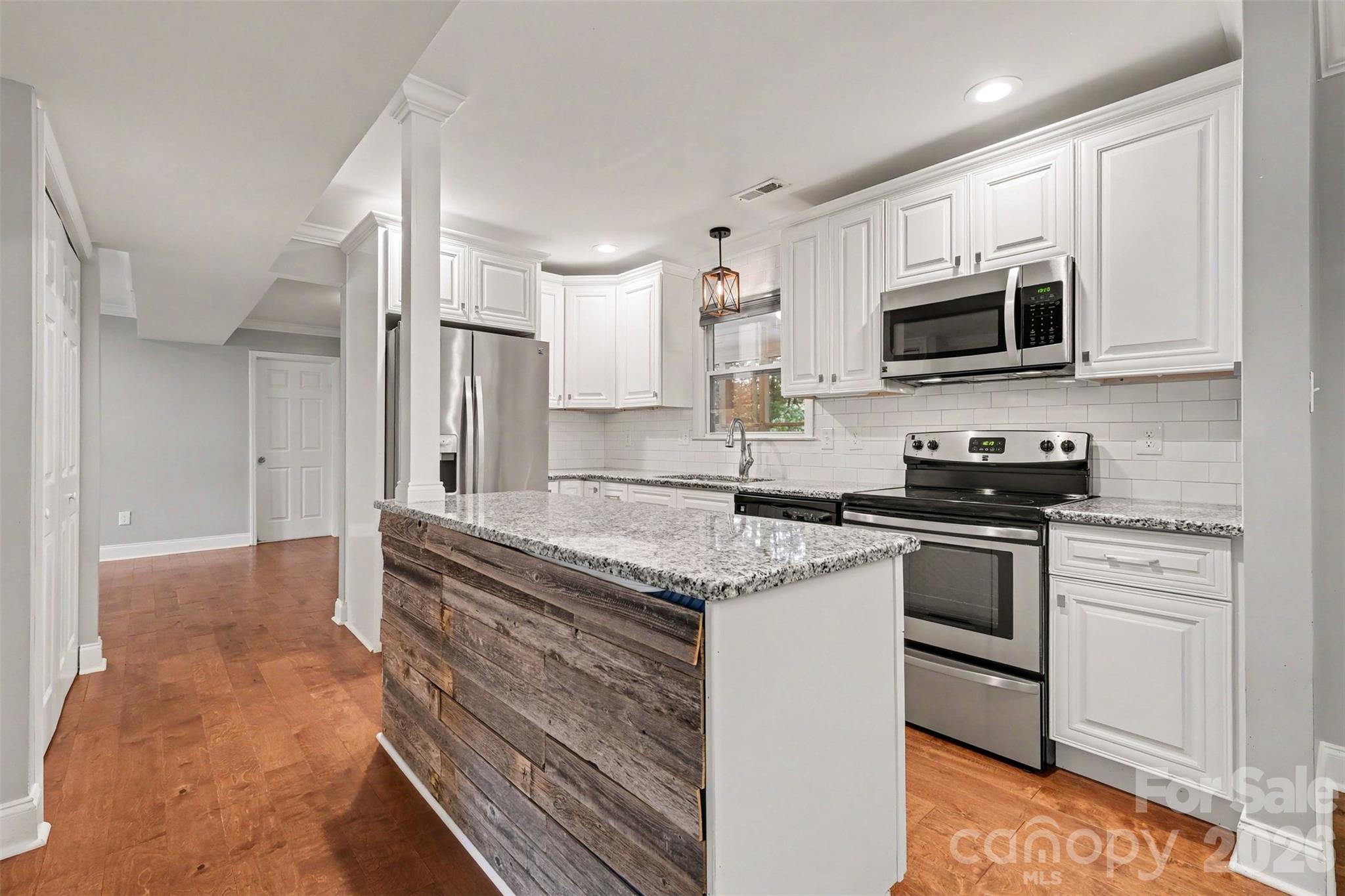 7111 Cedar Lake Court — Charlotte