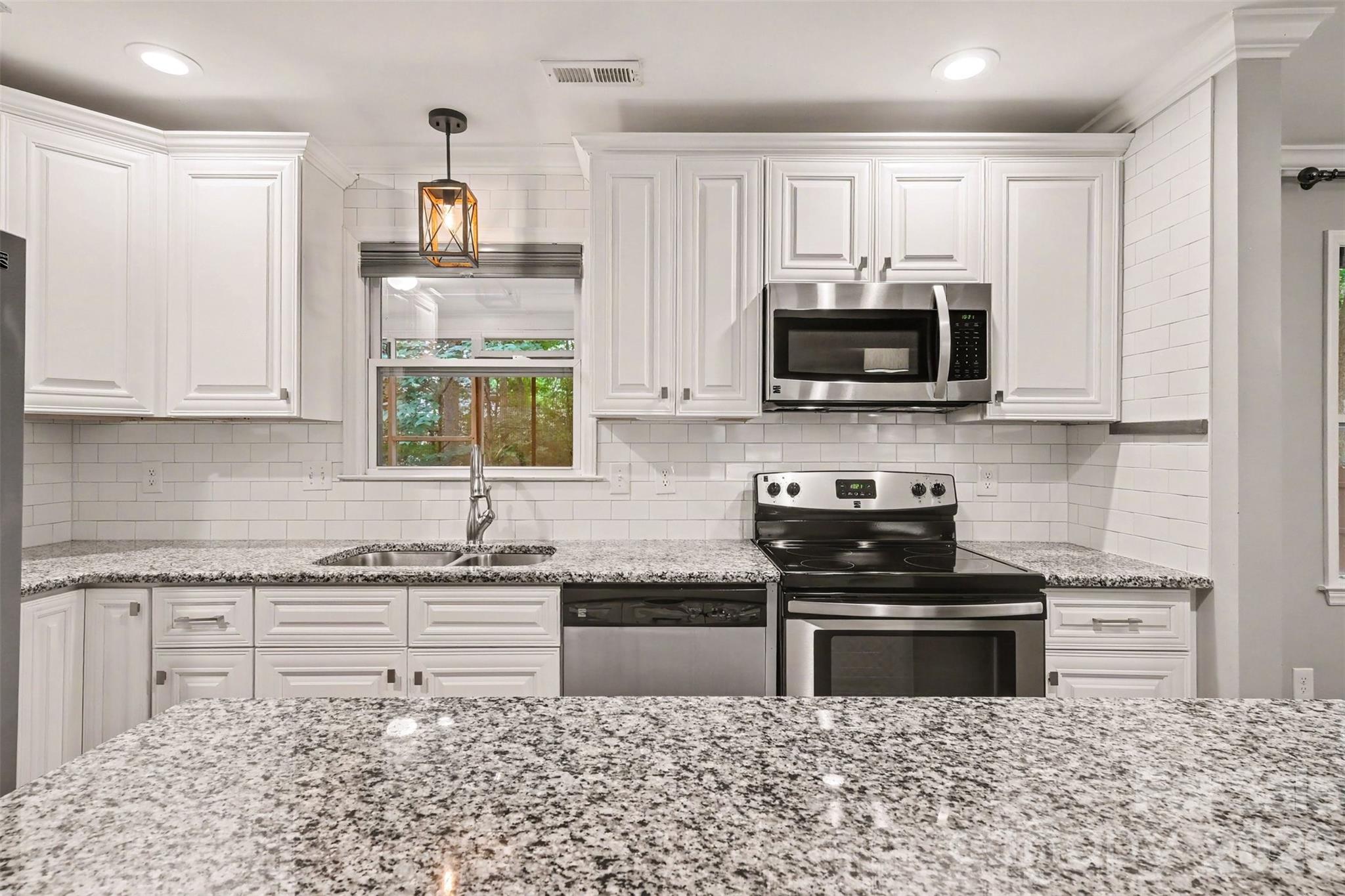 7111 Cedar Lake Court — Charlotte