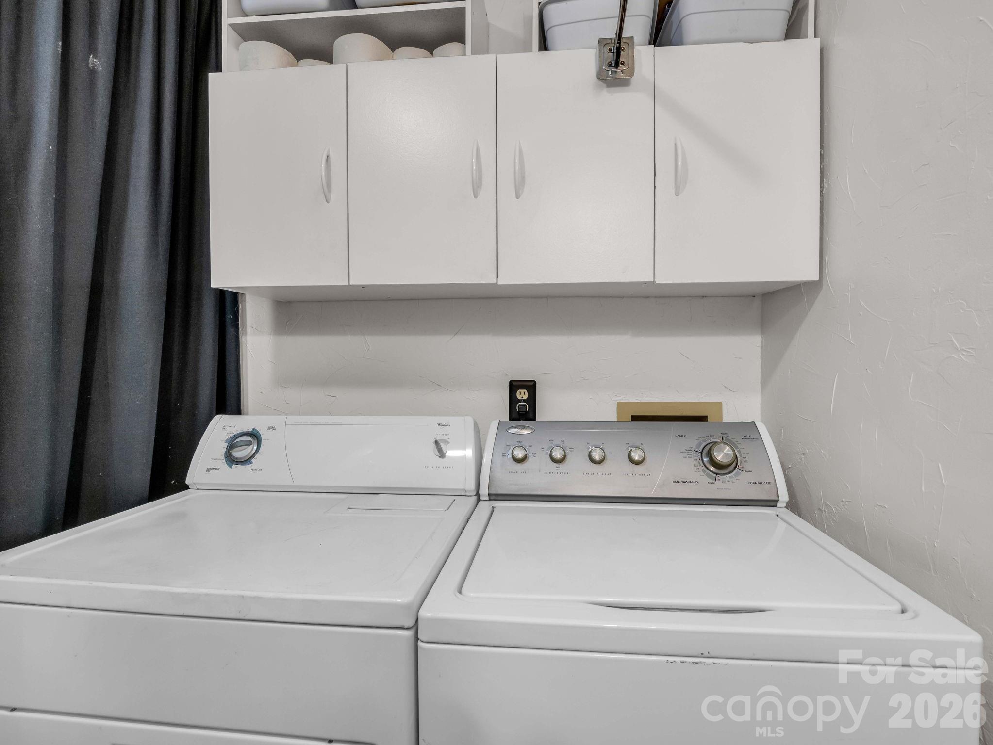 115 Cinnamon Way — Flat Rock