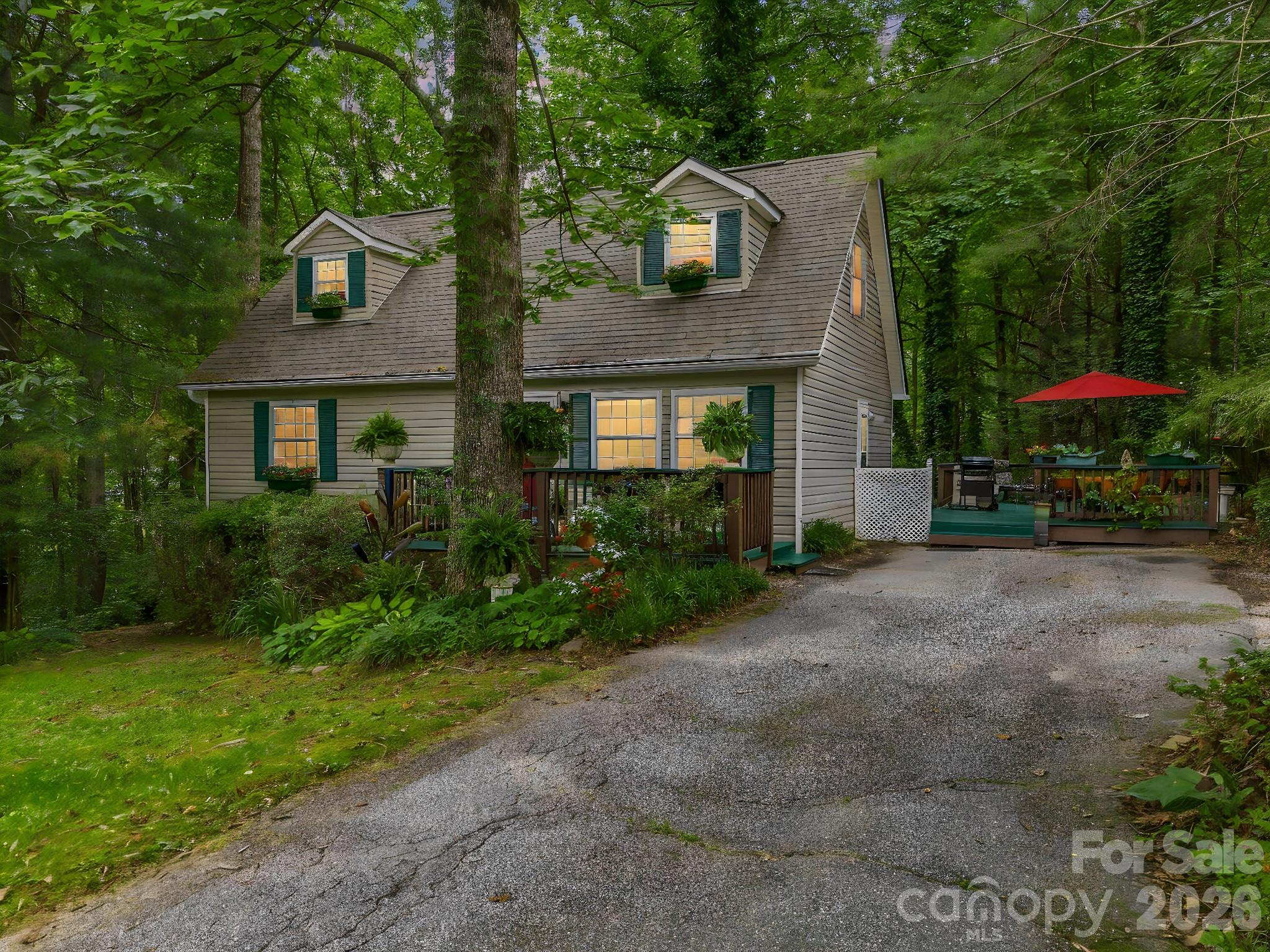 115 Cinnamon Way — Flat Rock