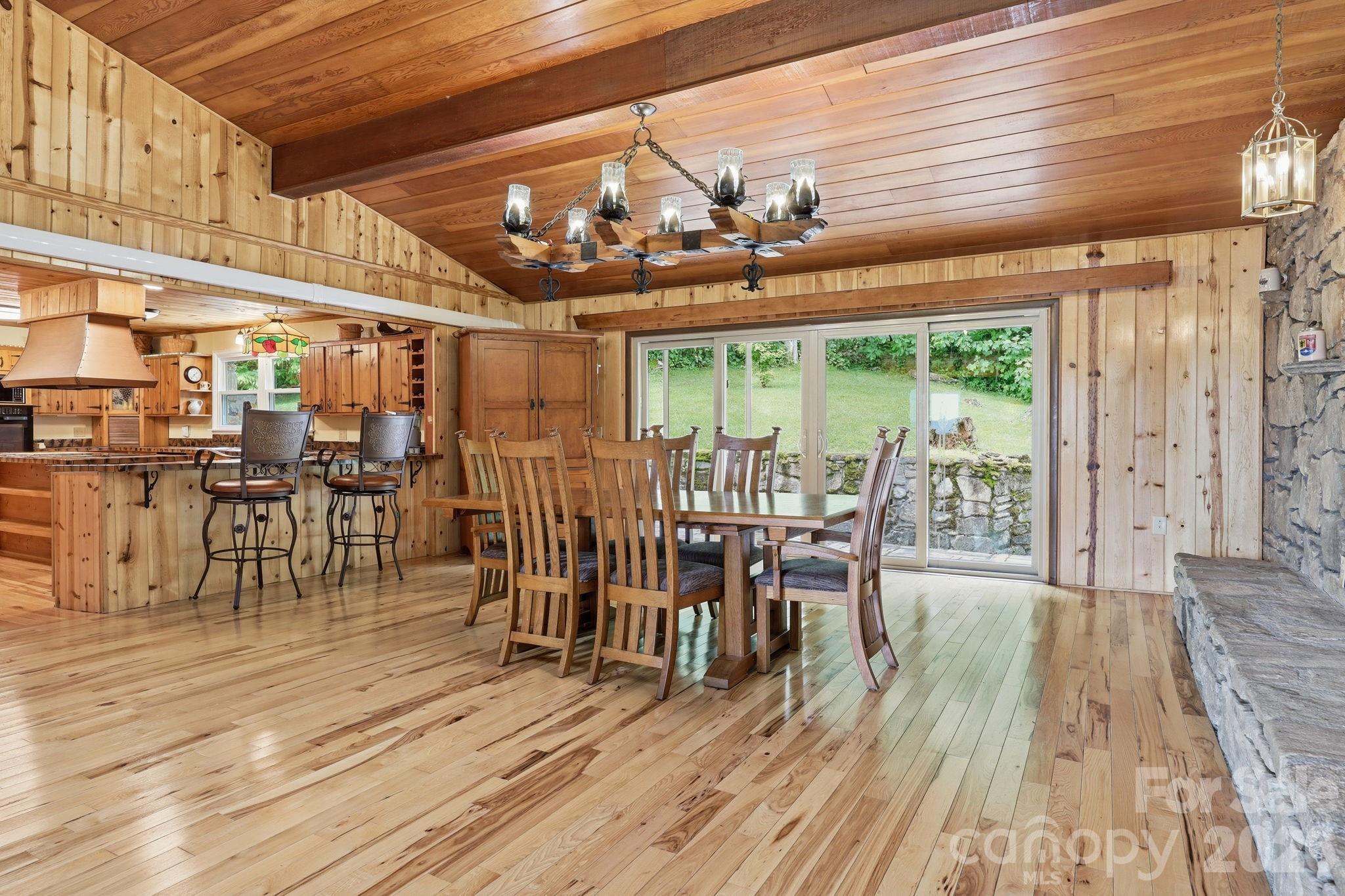 570 Rugged Top Road — Waynesville