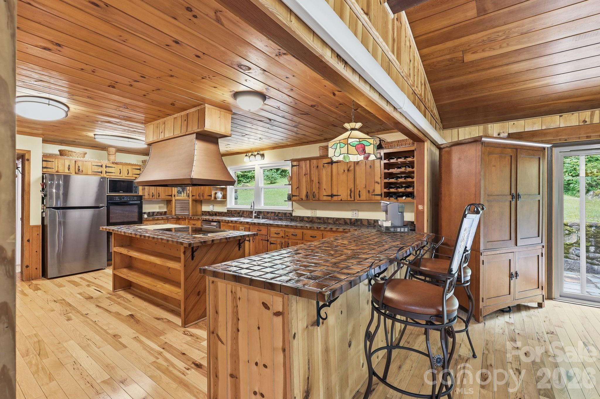 570 Rugged Top Road — Waynesville