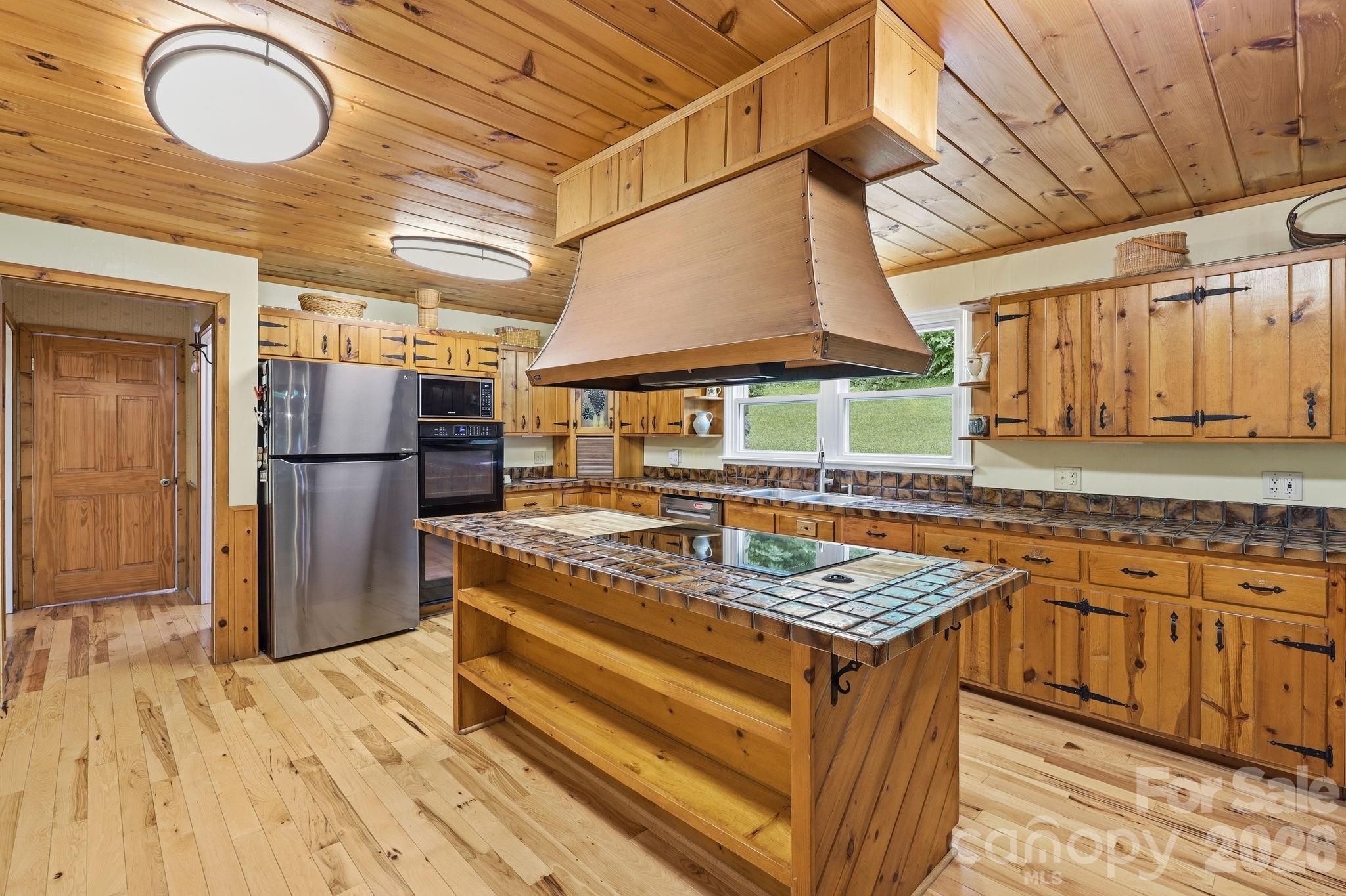 570 Rugged Top Road — Waynesville