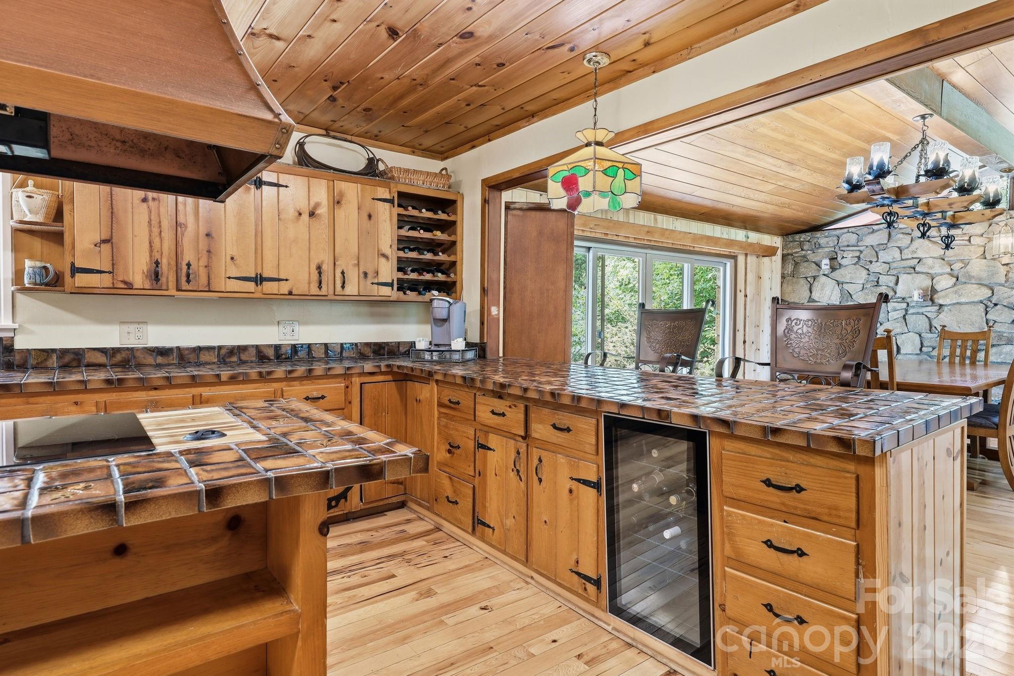 570 Rugged Top Road — Waynesville
