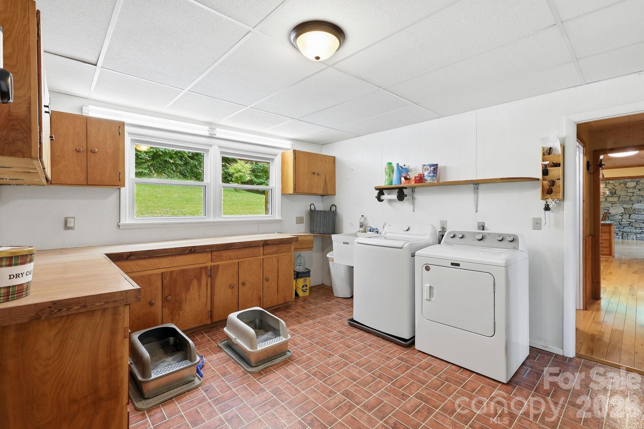 570 Rugged Top Road — Waynesville