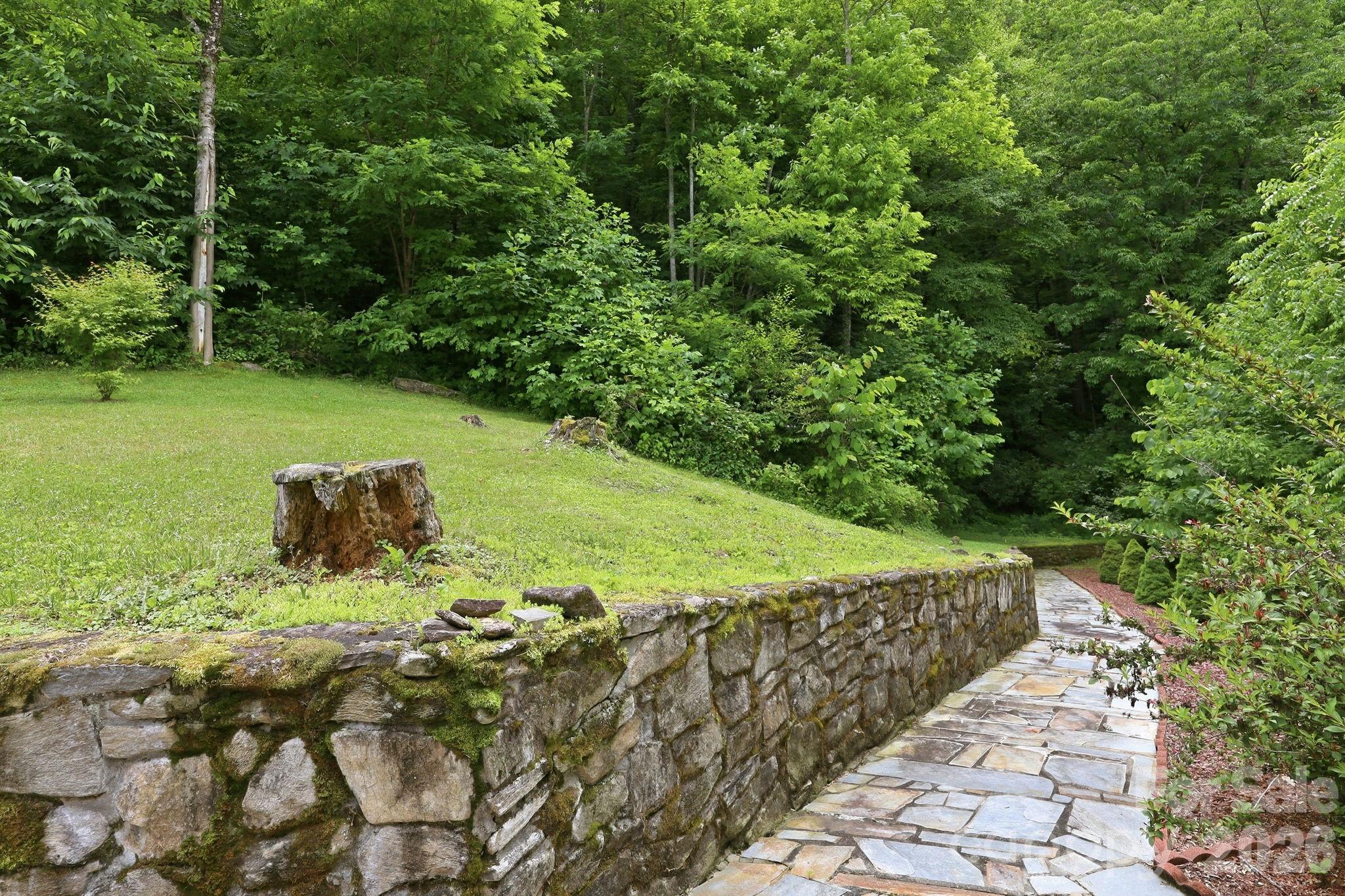 570 Rugged Top Road — Waynesville