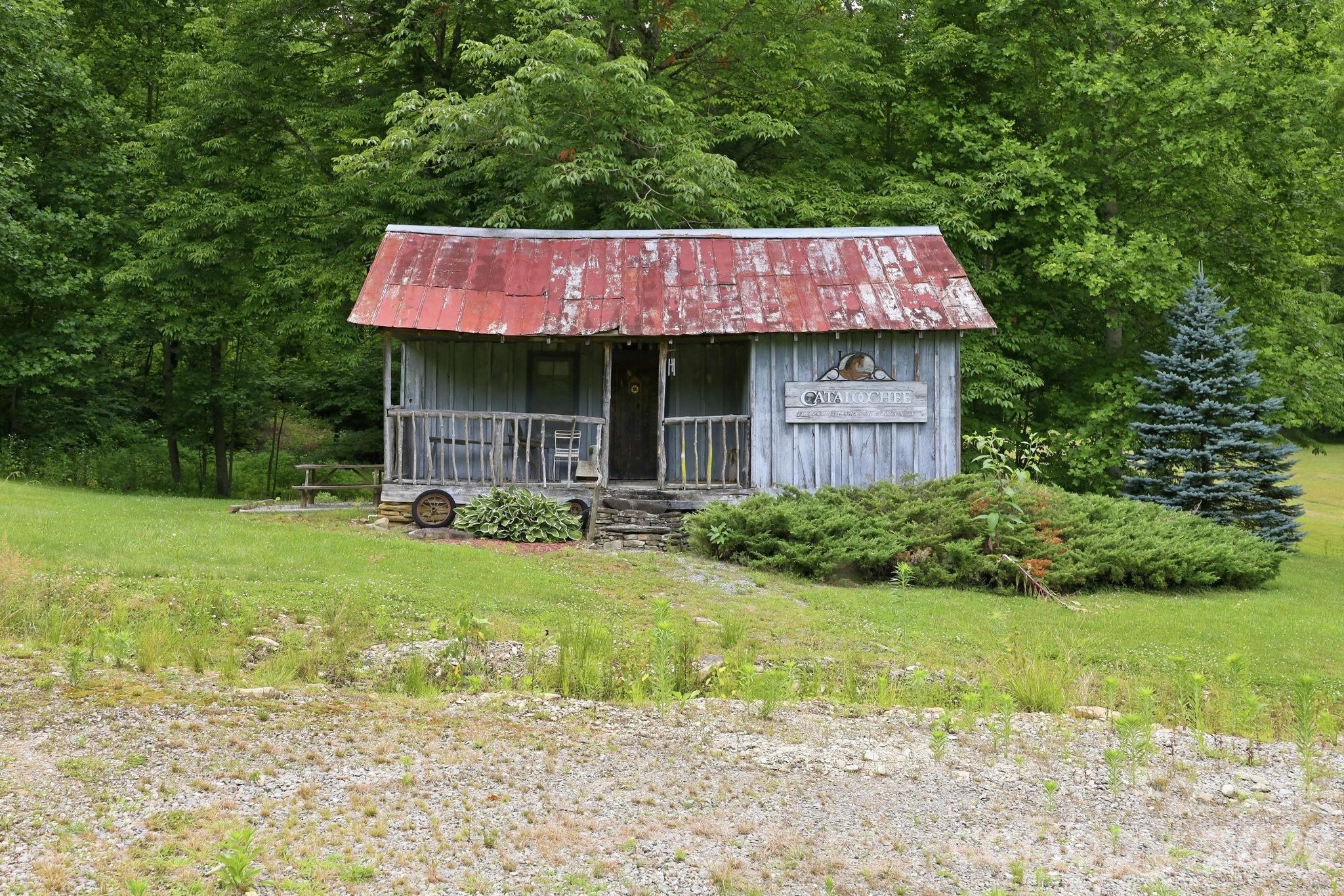 570 Rugged Top Road — Waynesville