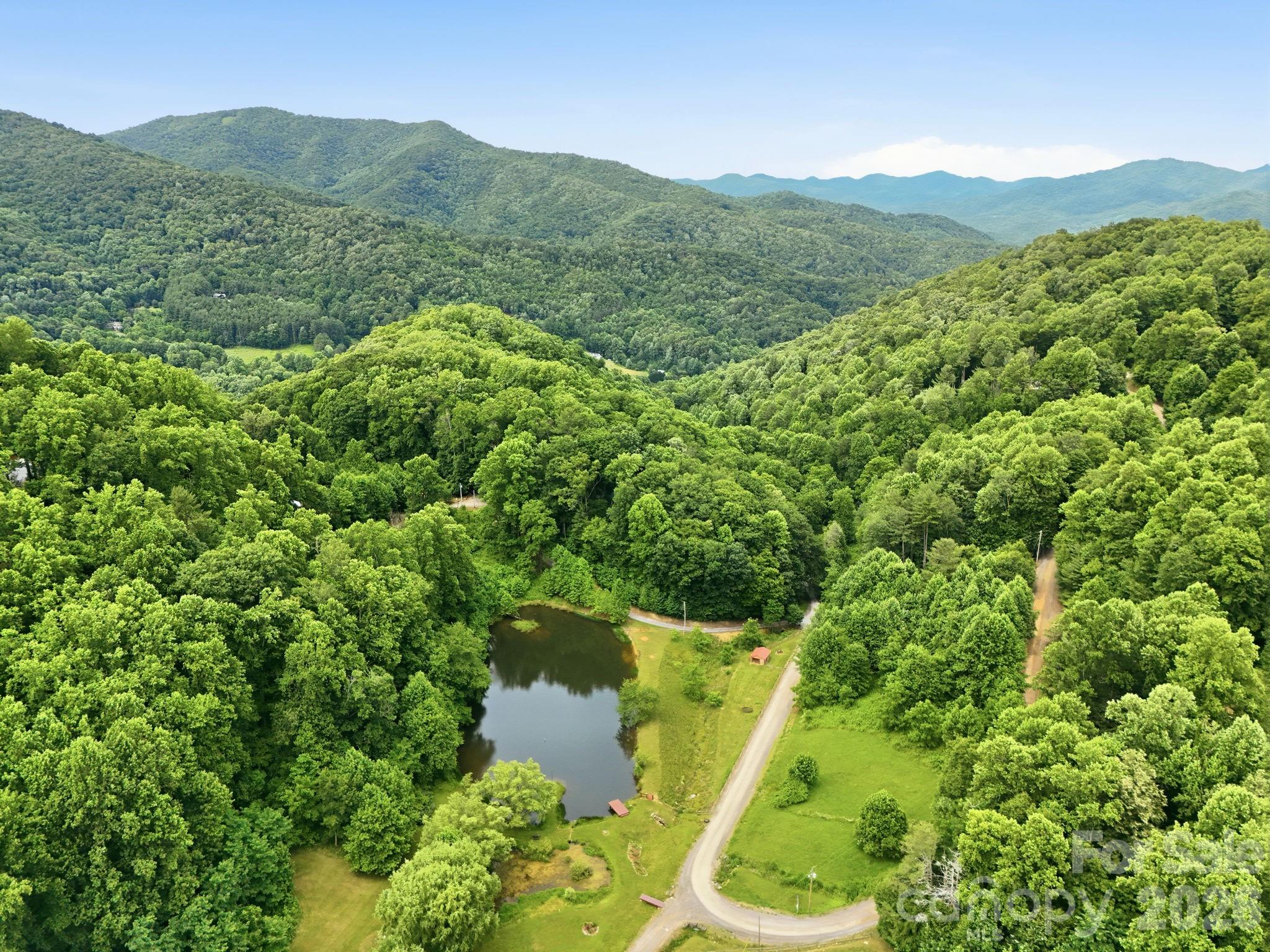 570 Rugged Top Road — Waynesville