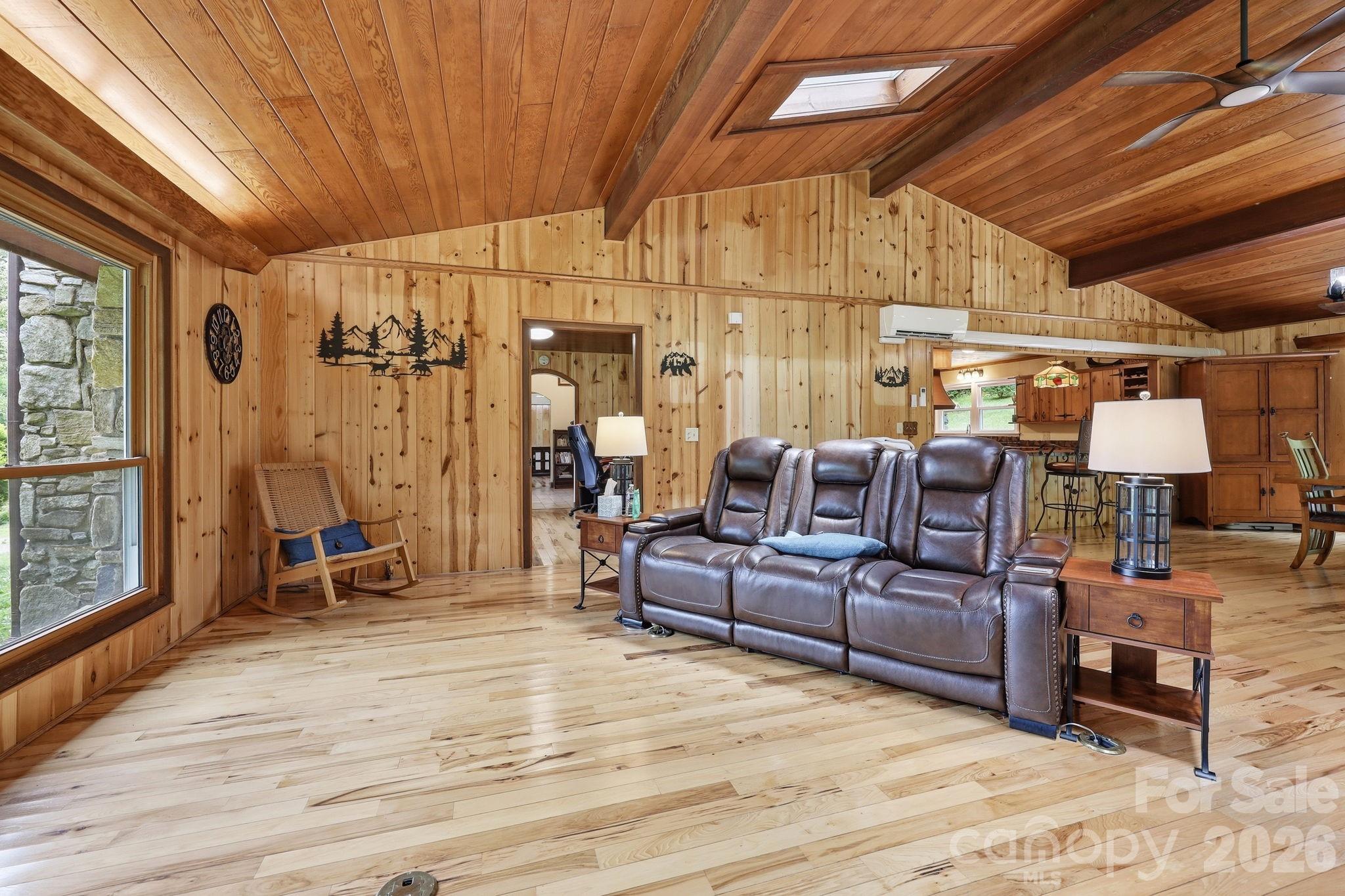 570 Rugged Top Road — Waynesville