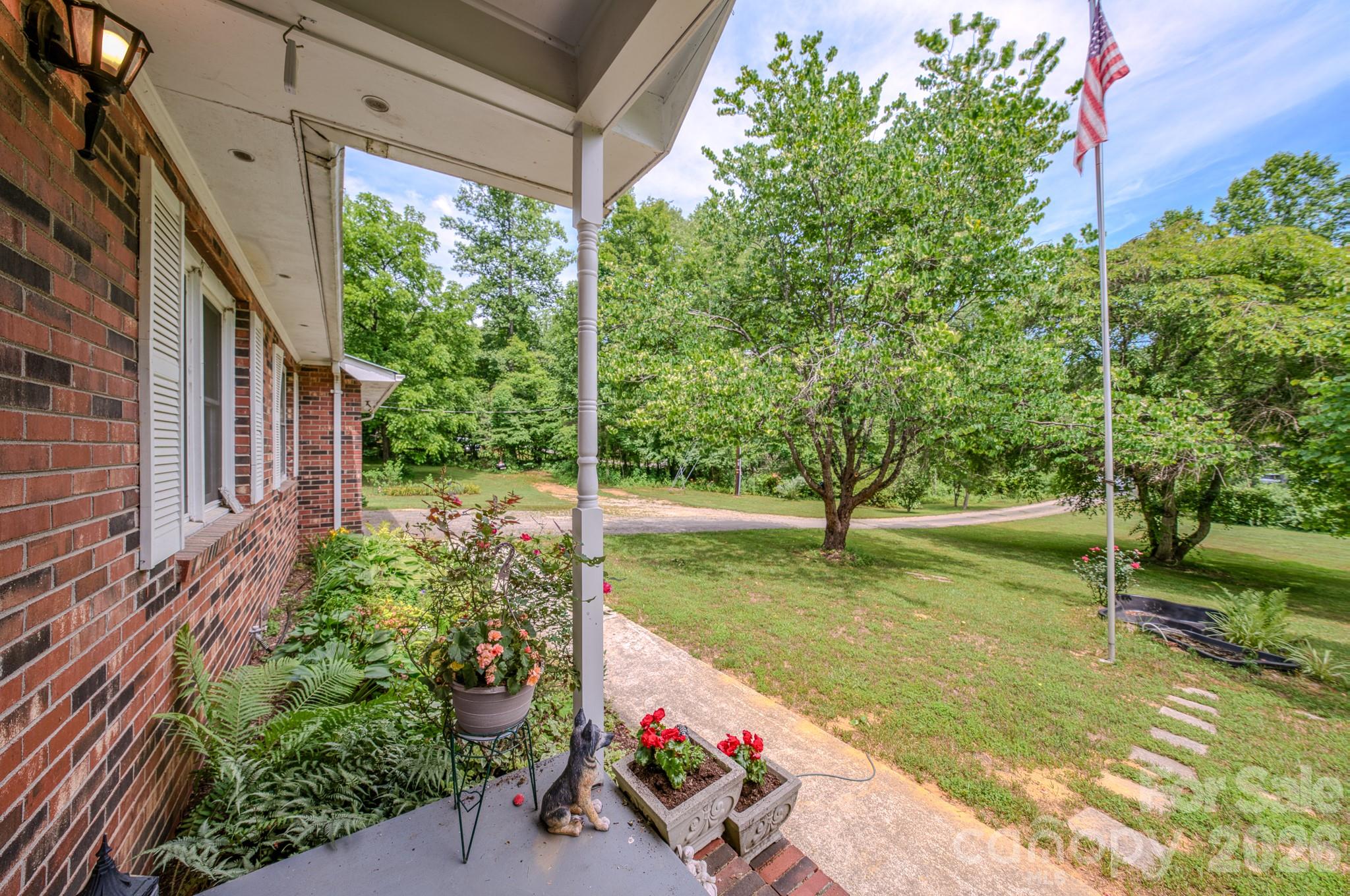 287 Robertson Drive — Old Fort