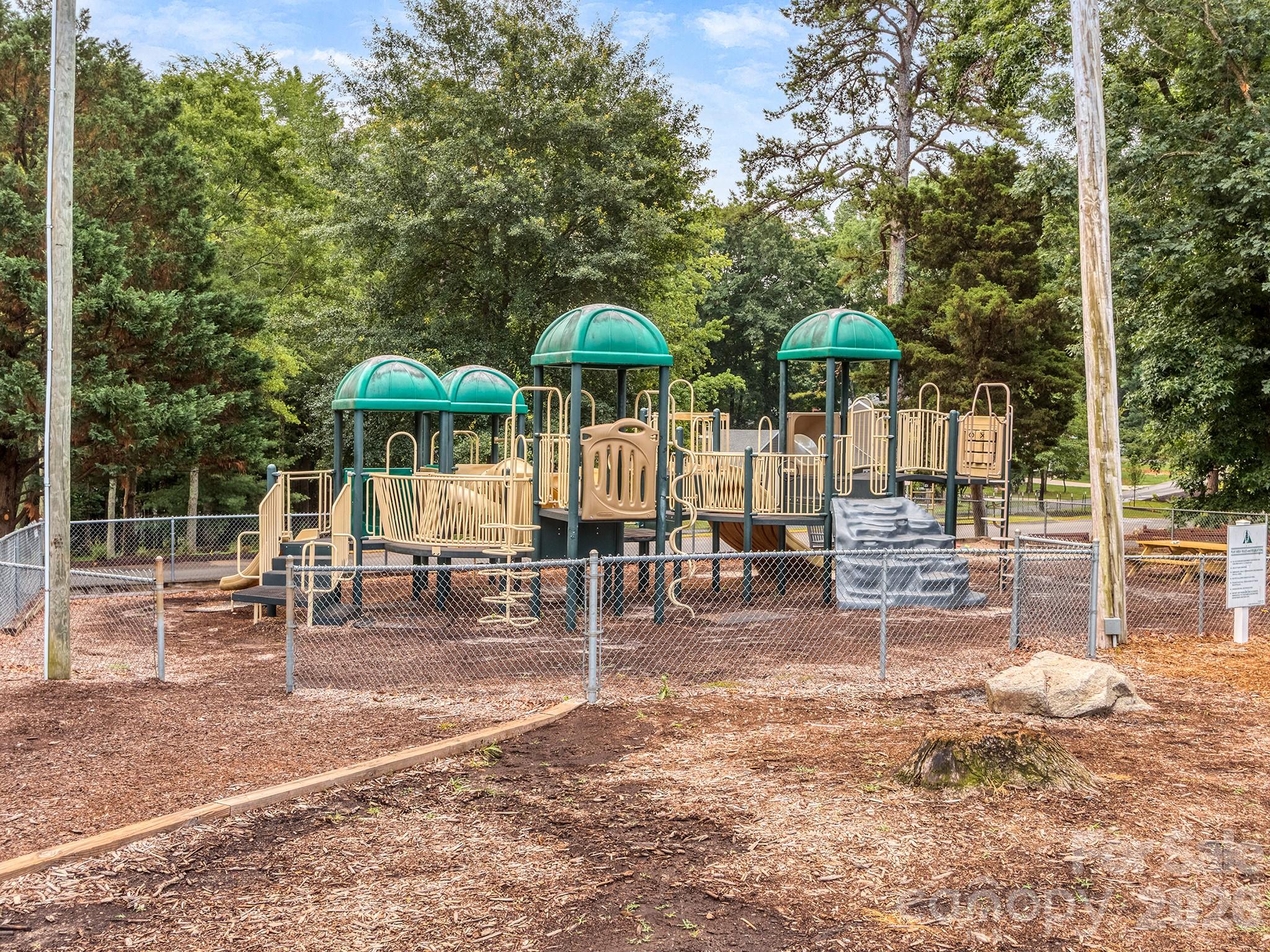 27043 Tidal Way — Fort Mill
