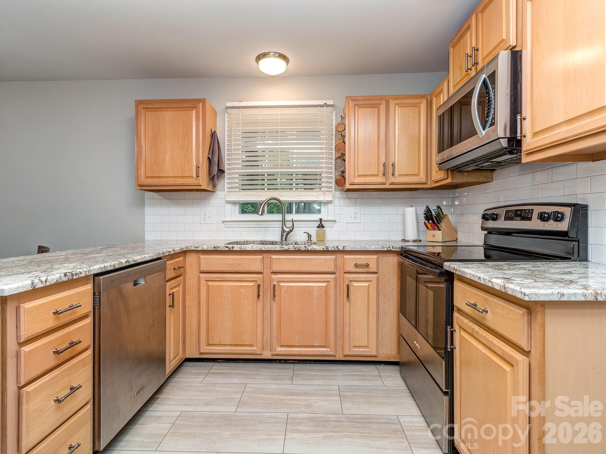 27043 Tidal Way — Fort Mill