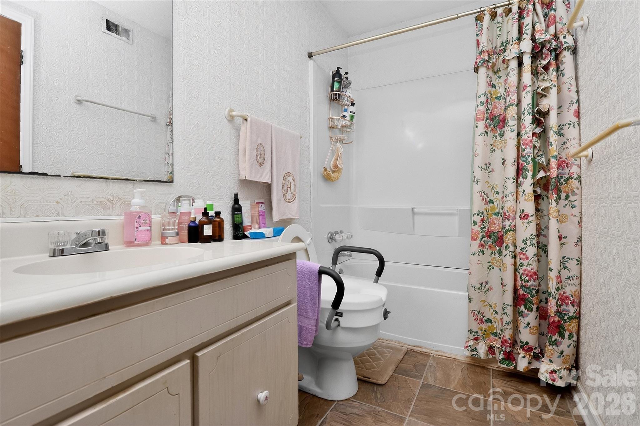 1906 Meadowlark Lane #15 — Charlotte