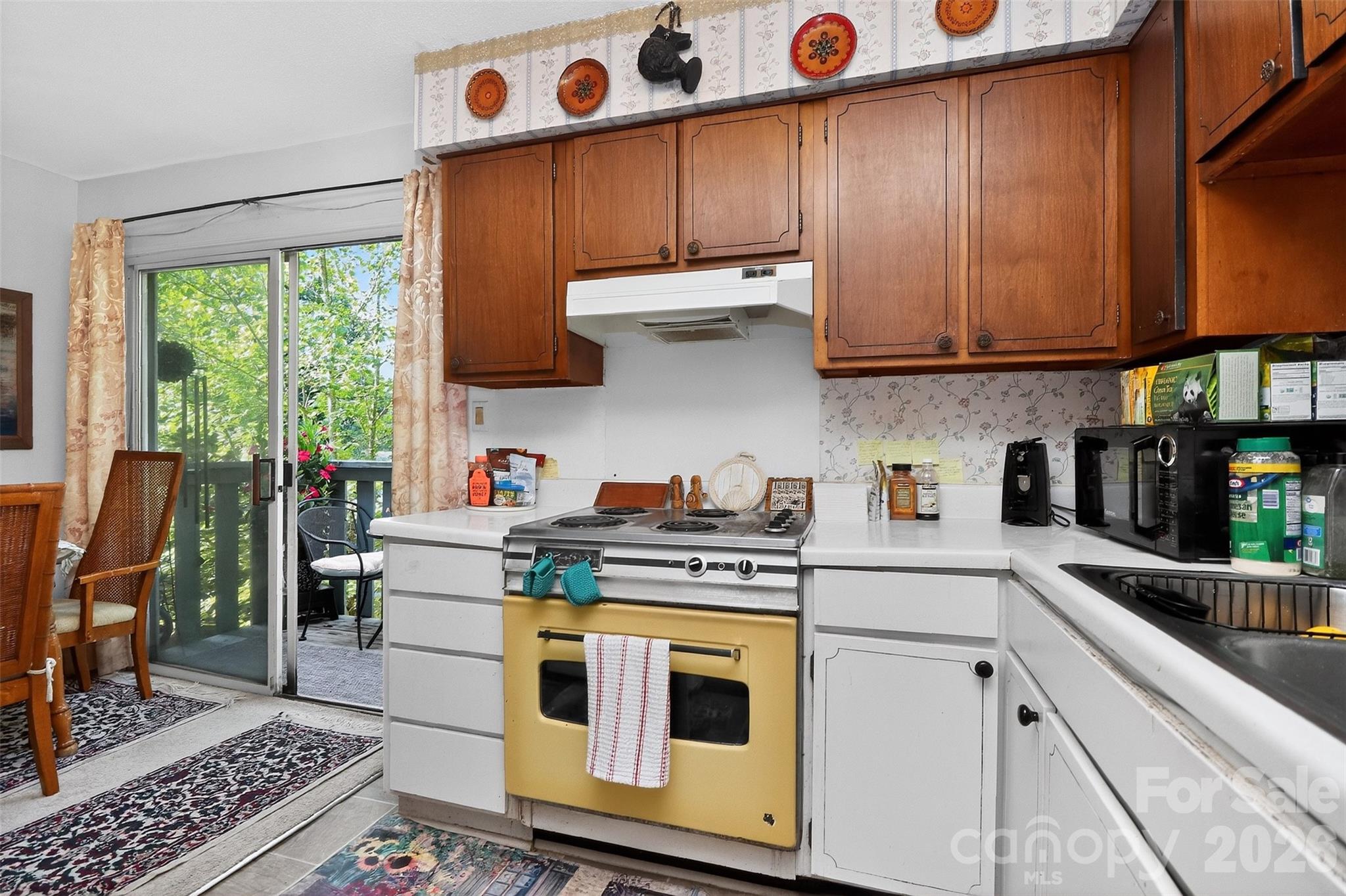 1906 Meadowlark Lane #15 — Charlotte