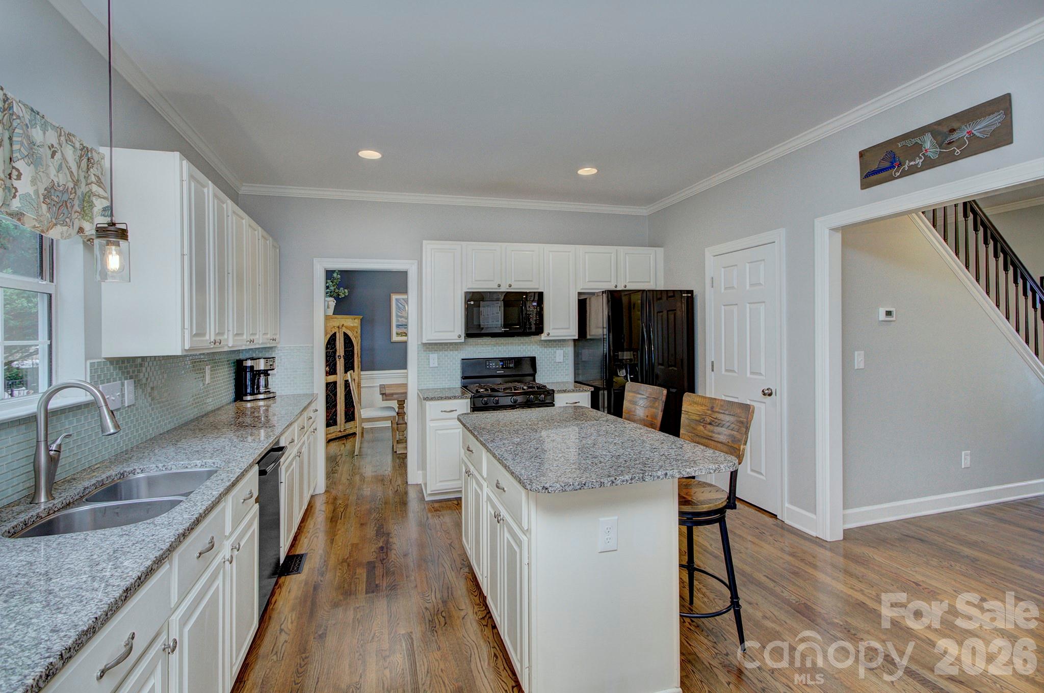 6113 Oxwynn Lane — Charlotte
