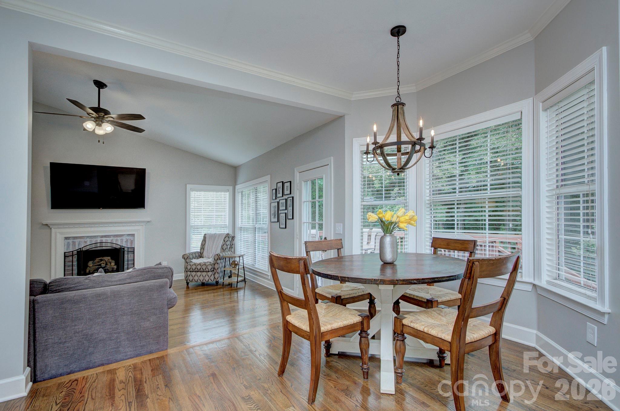 6113 Oxwynn Lane — Charlotte