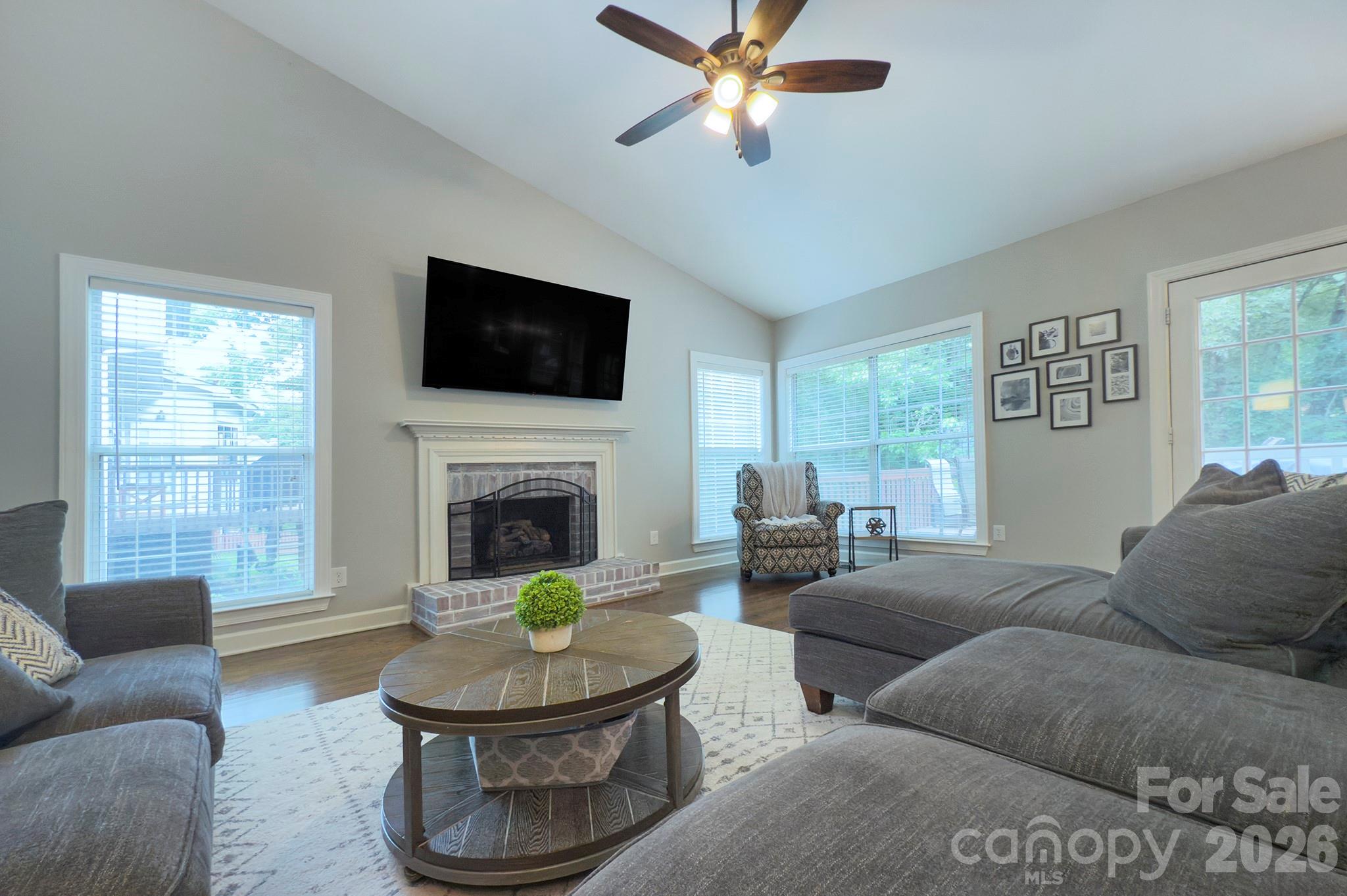 6113 Oxwynn Lane — Charlotte