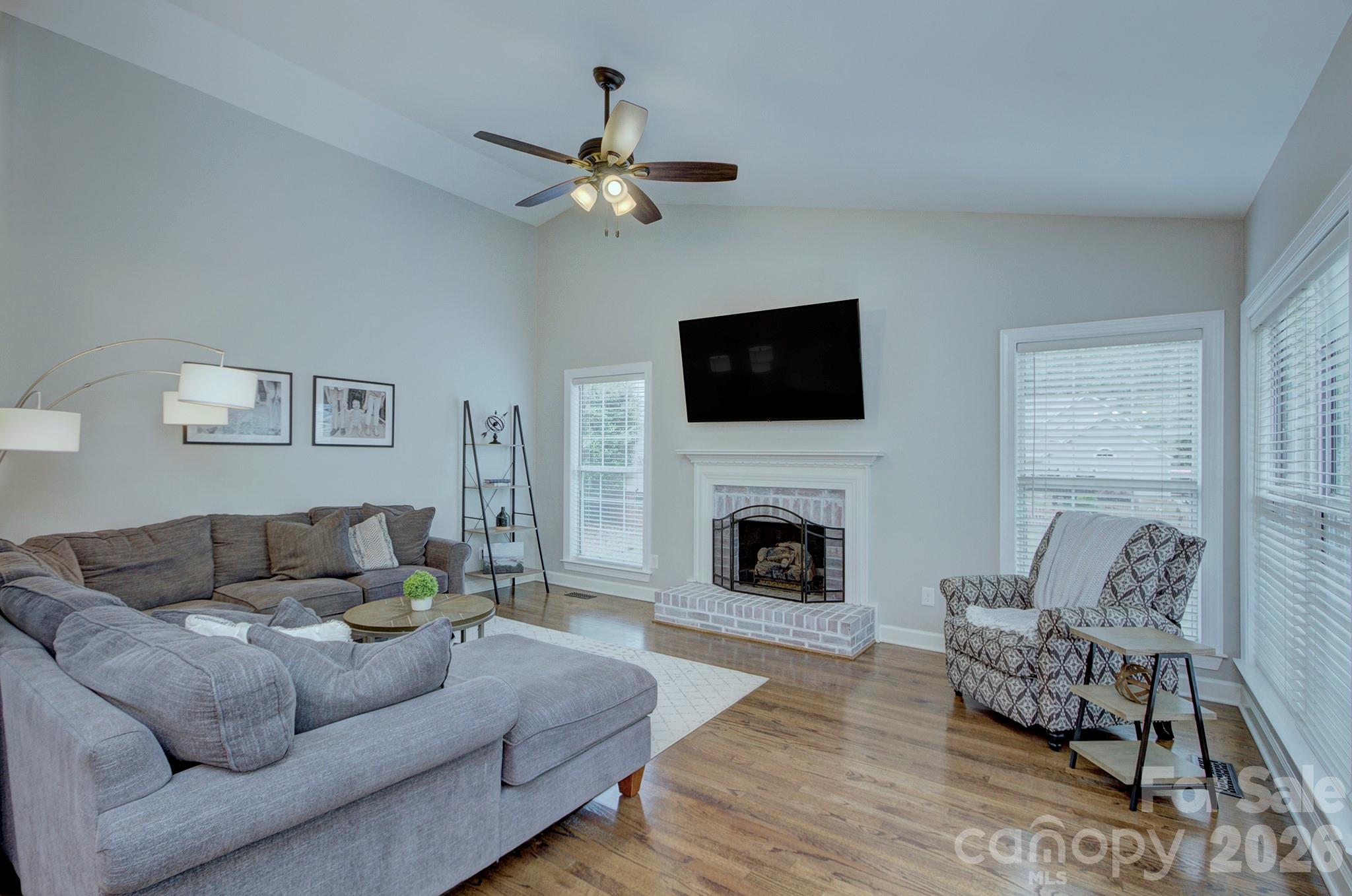 6113 Oxwynn Lane — Charlotte