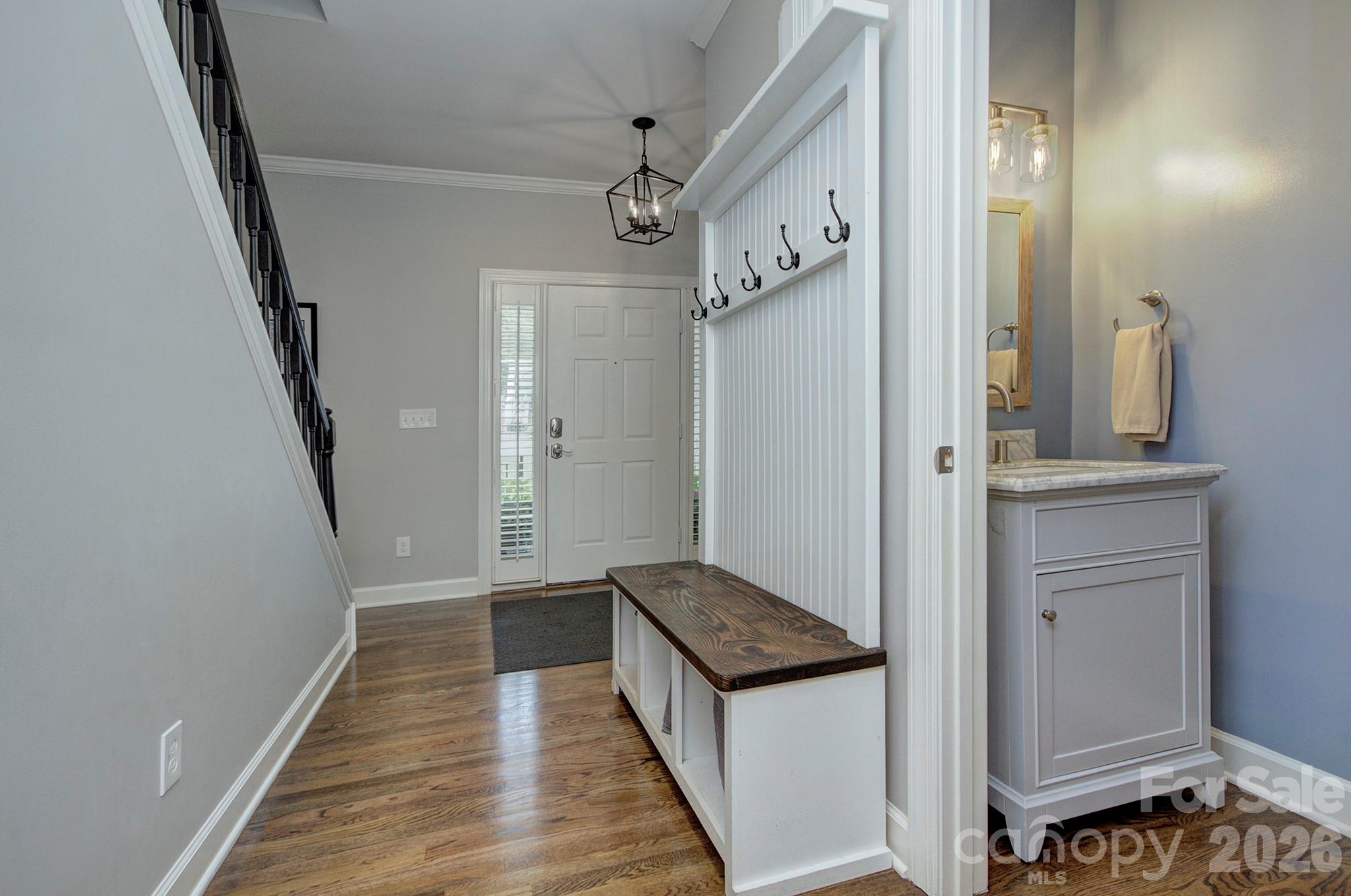 6113 Oxwynn Lane — Charlotte