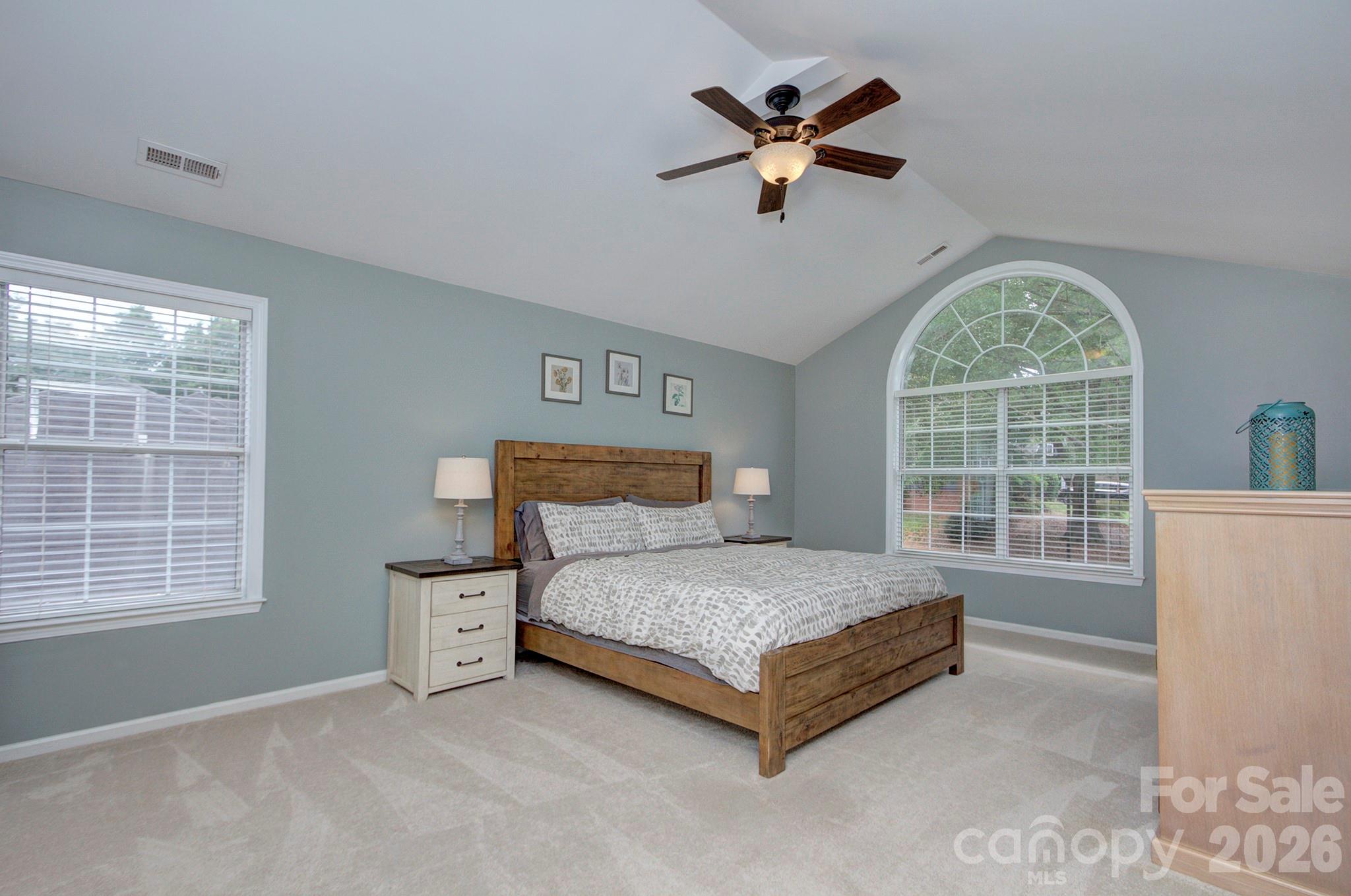 6113 Oxwynn Lane — Charlotte