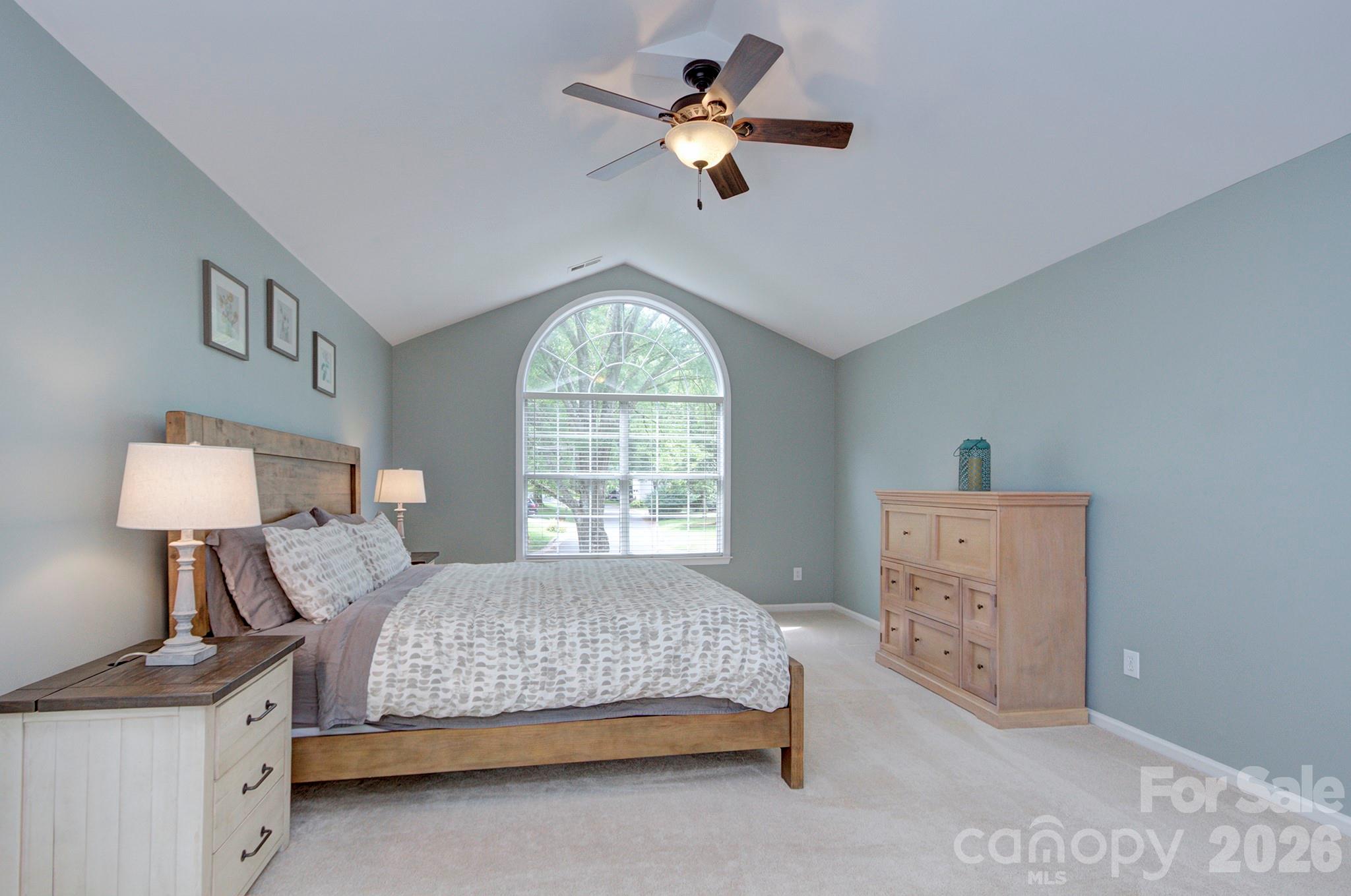 6113 Oxwynn Lane — Charlotte