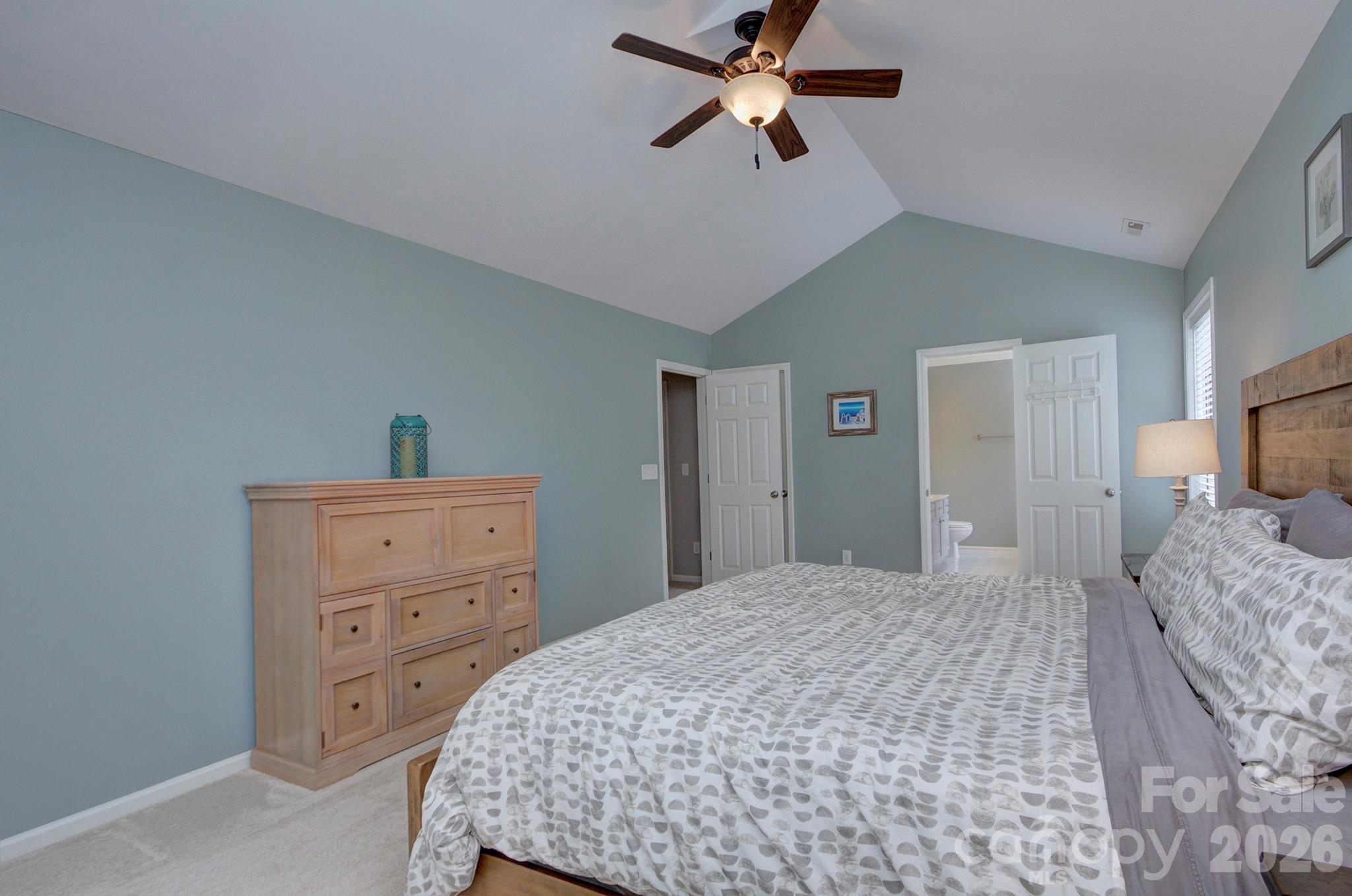 6113 Oxwynn Lane — Charlotte