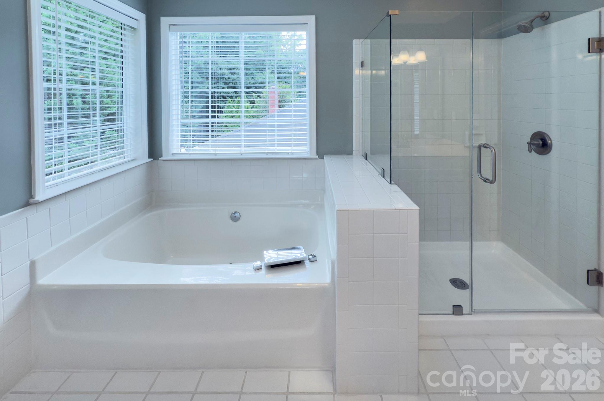 6113 Oxwynn Lane — Charlotte