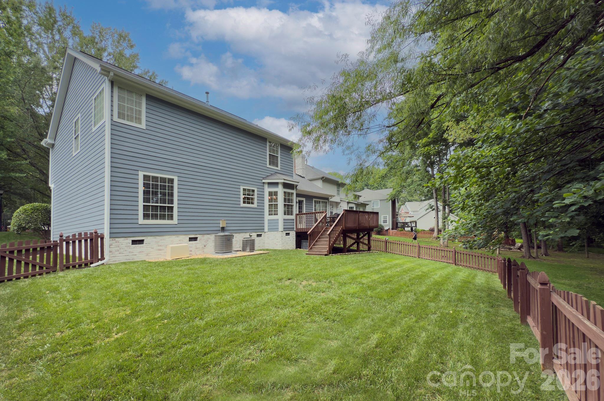6113 Oxwynn Lane — Charlotte