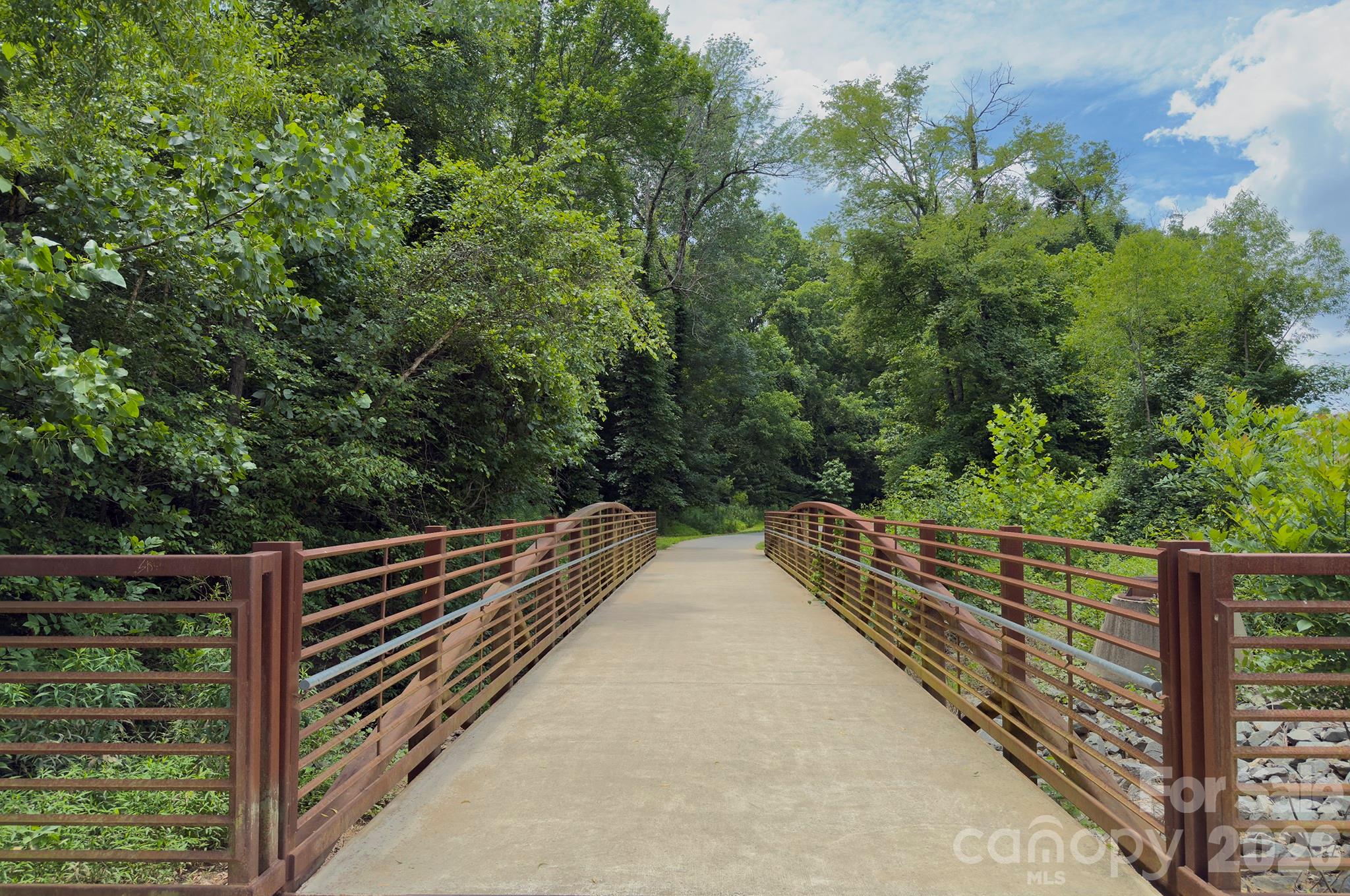 6113 Oxwynn Lane — Charlotte