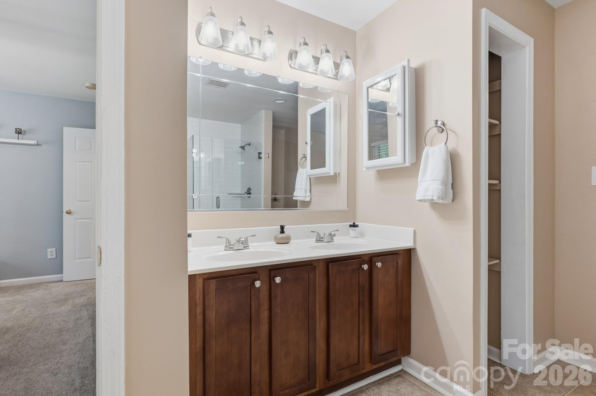 398 Knoll Court SE — Concord