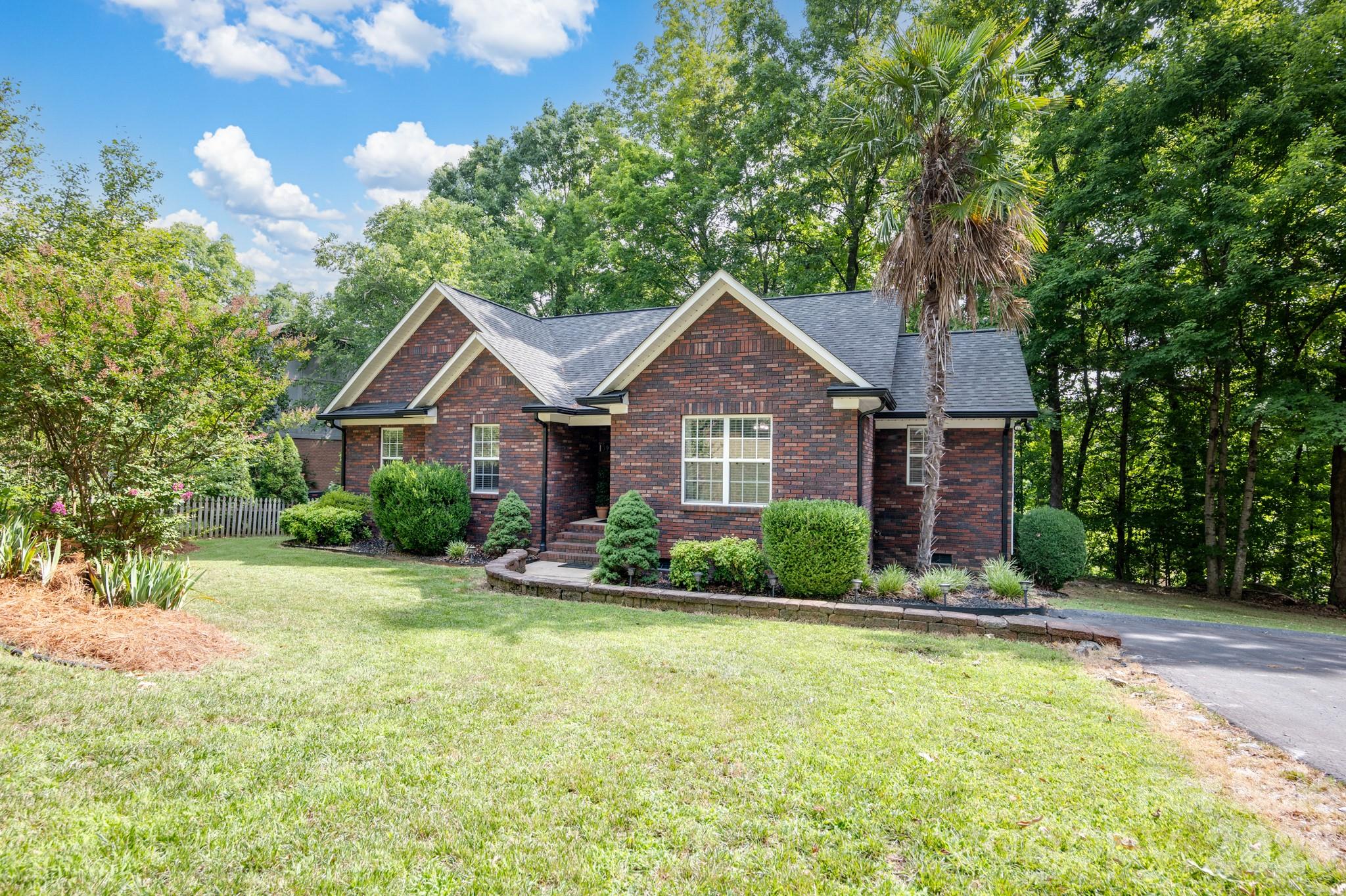 398 Knoll Court SE — Concord