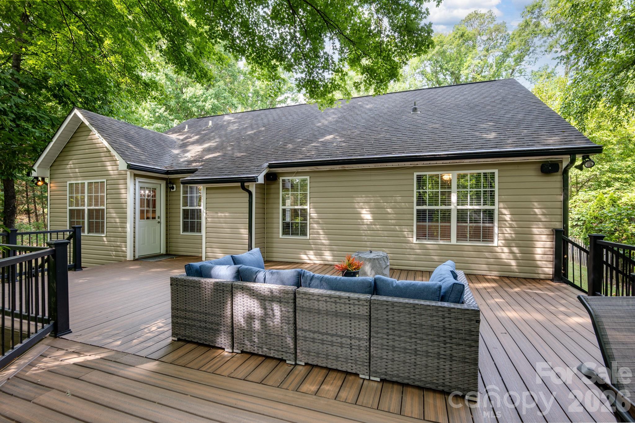 398 Knoll Court SE — Concord
