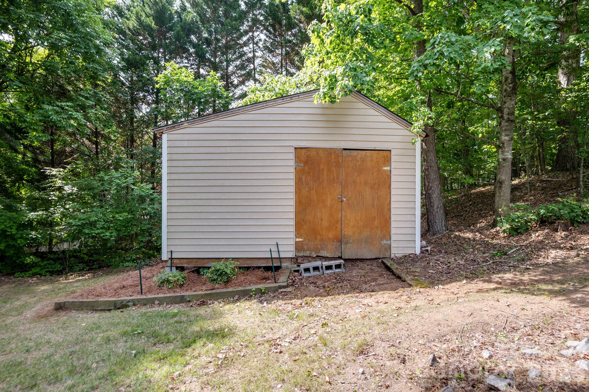 398 Knoll Court SE — Concord