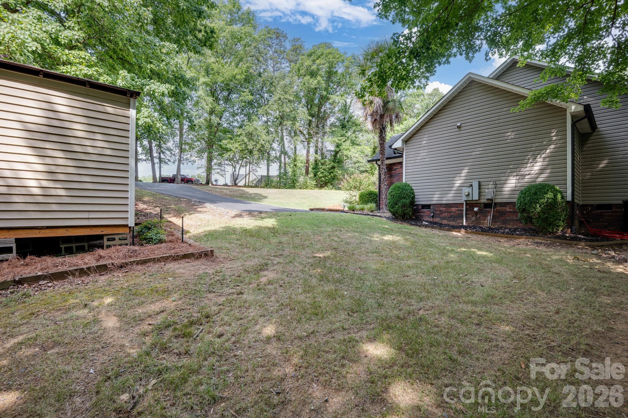 398 Knoll Court SE — Concord
