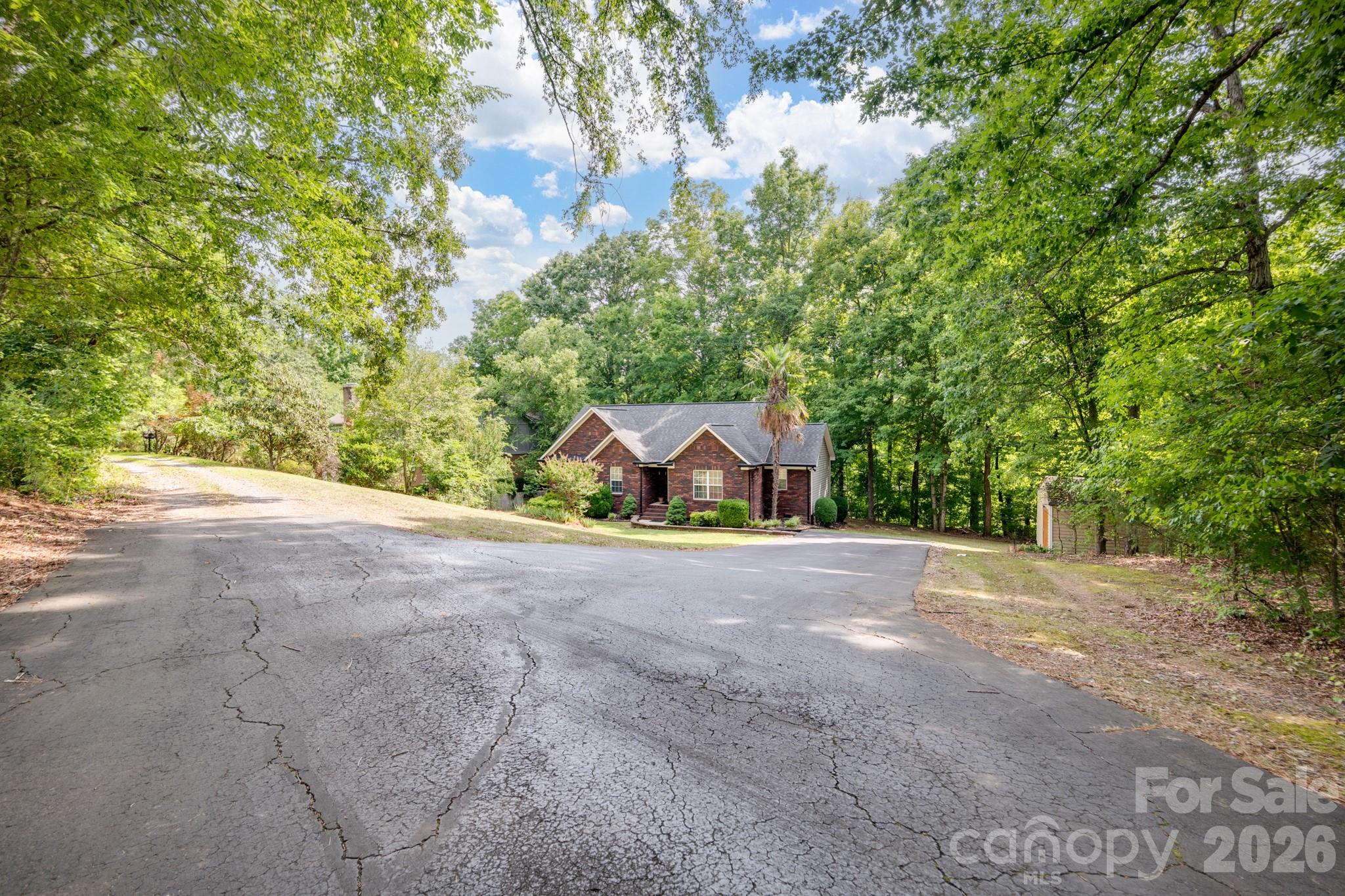 398 Knoll Court SE — Concord