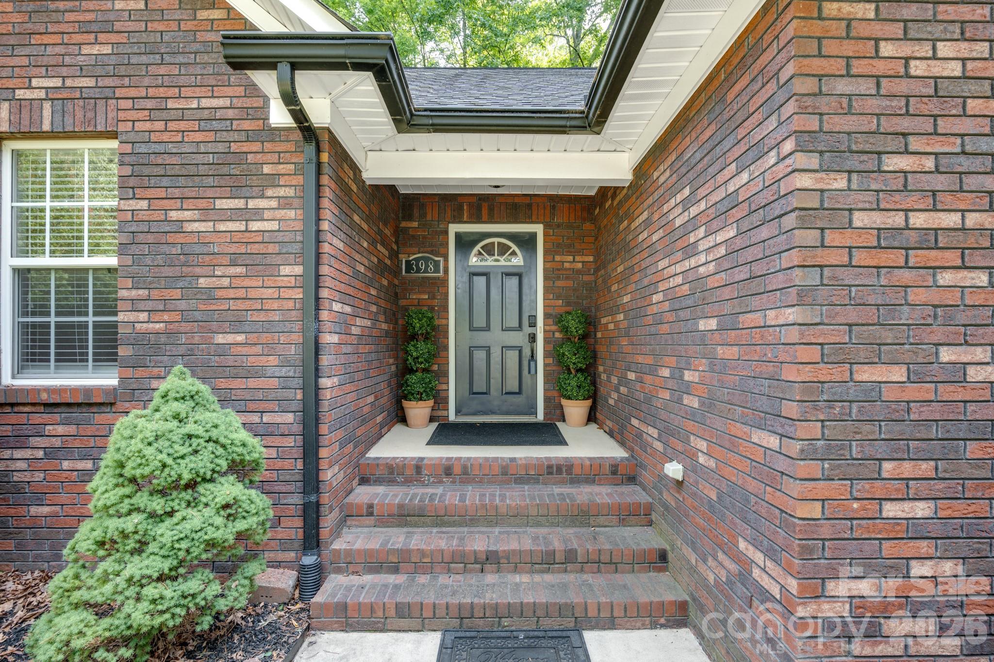 398 Knoll Court SE — Concord
