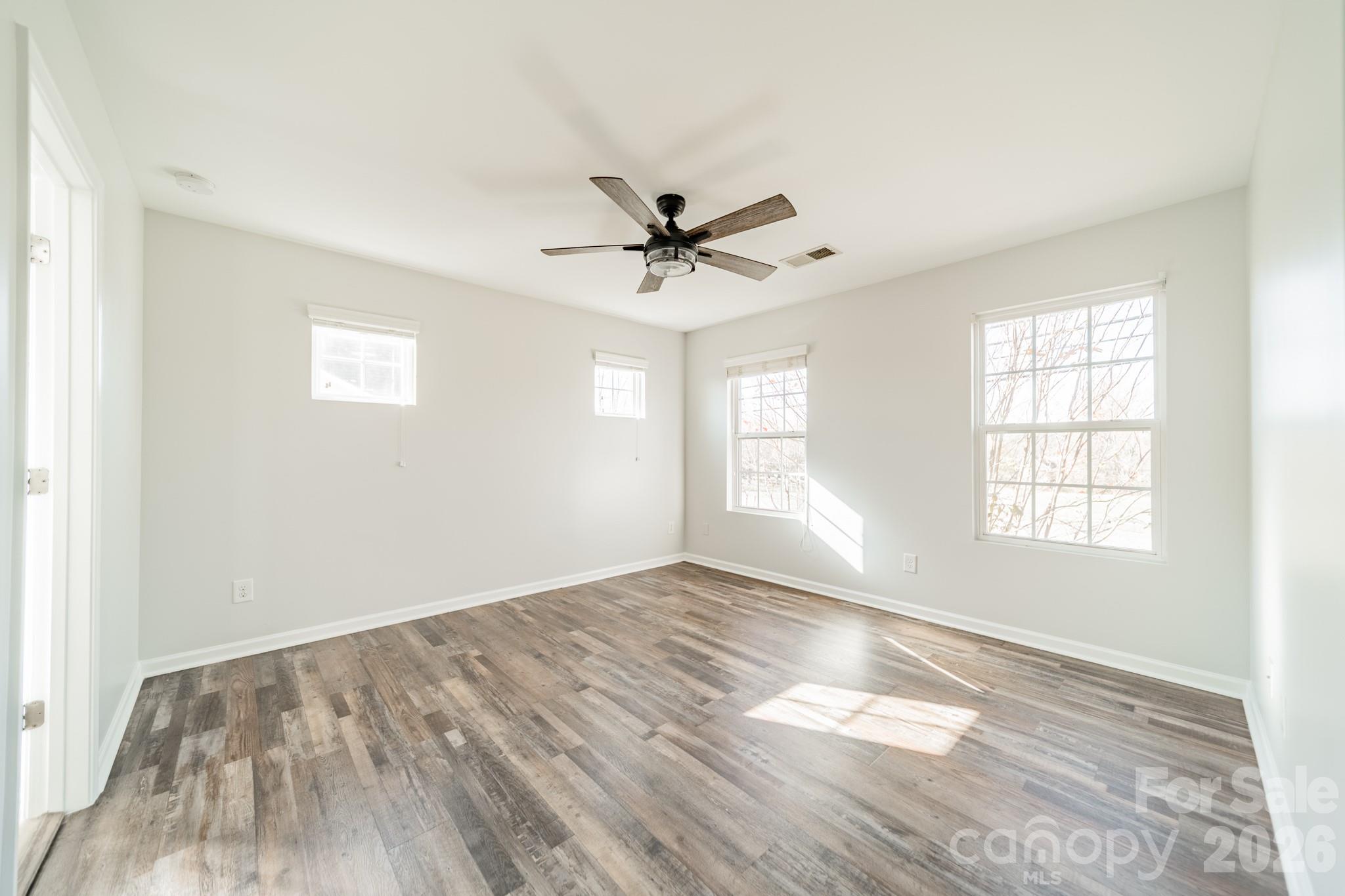 18426 W Catawba Avenue — Cornelius
