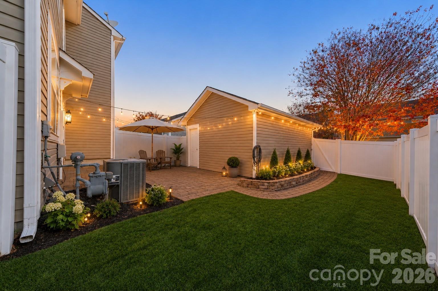 18426 W Catawba Avenue — Cornelius
