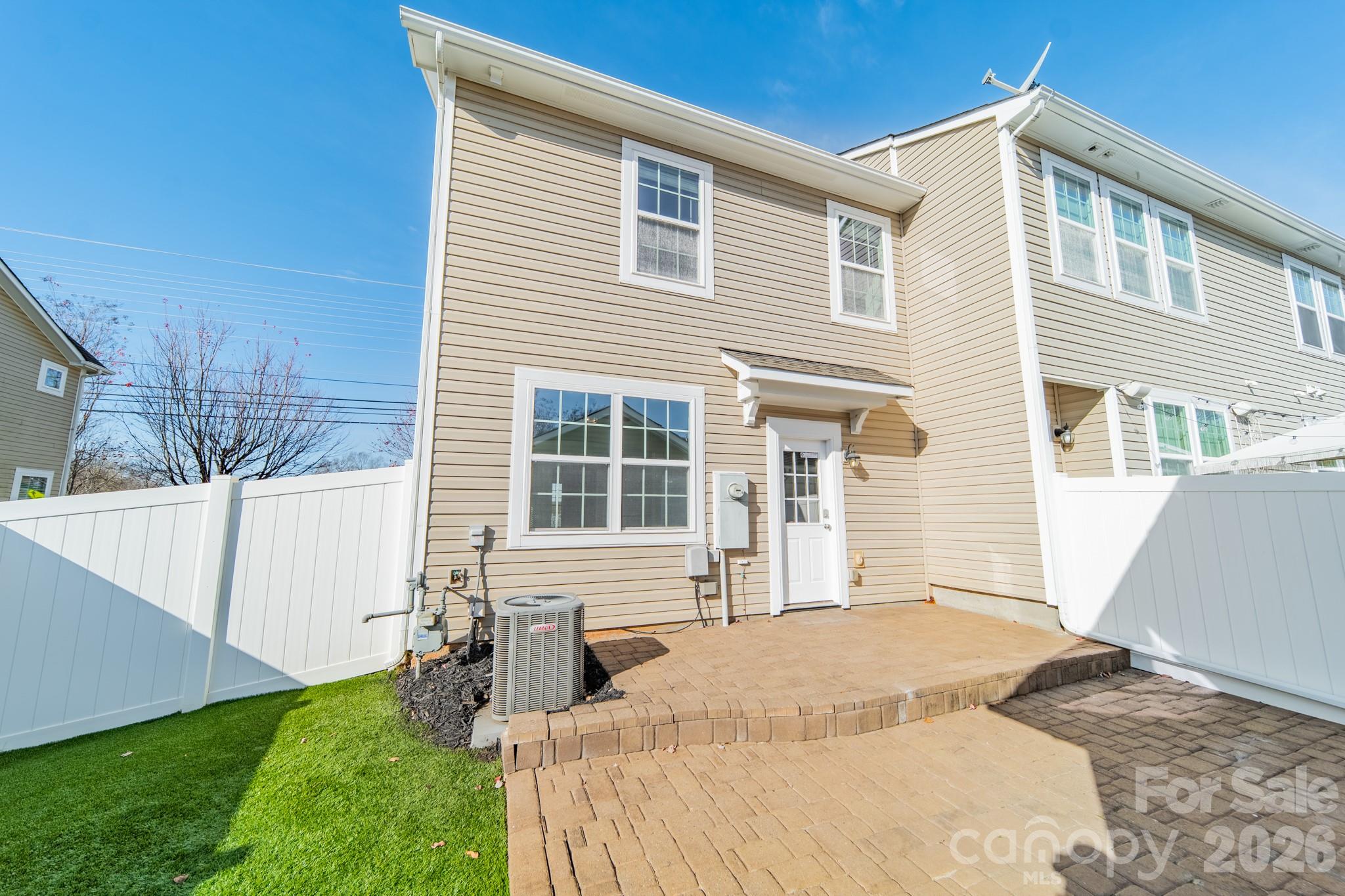 18426 W Catawba Avenue — Cornelius