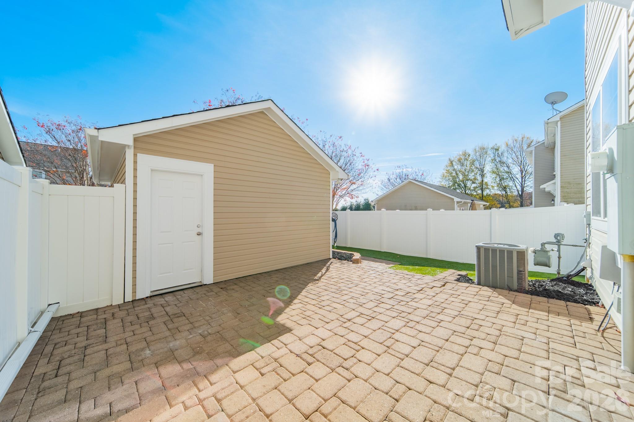 18426 W Catawba Avenue — Cornelius
