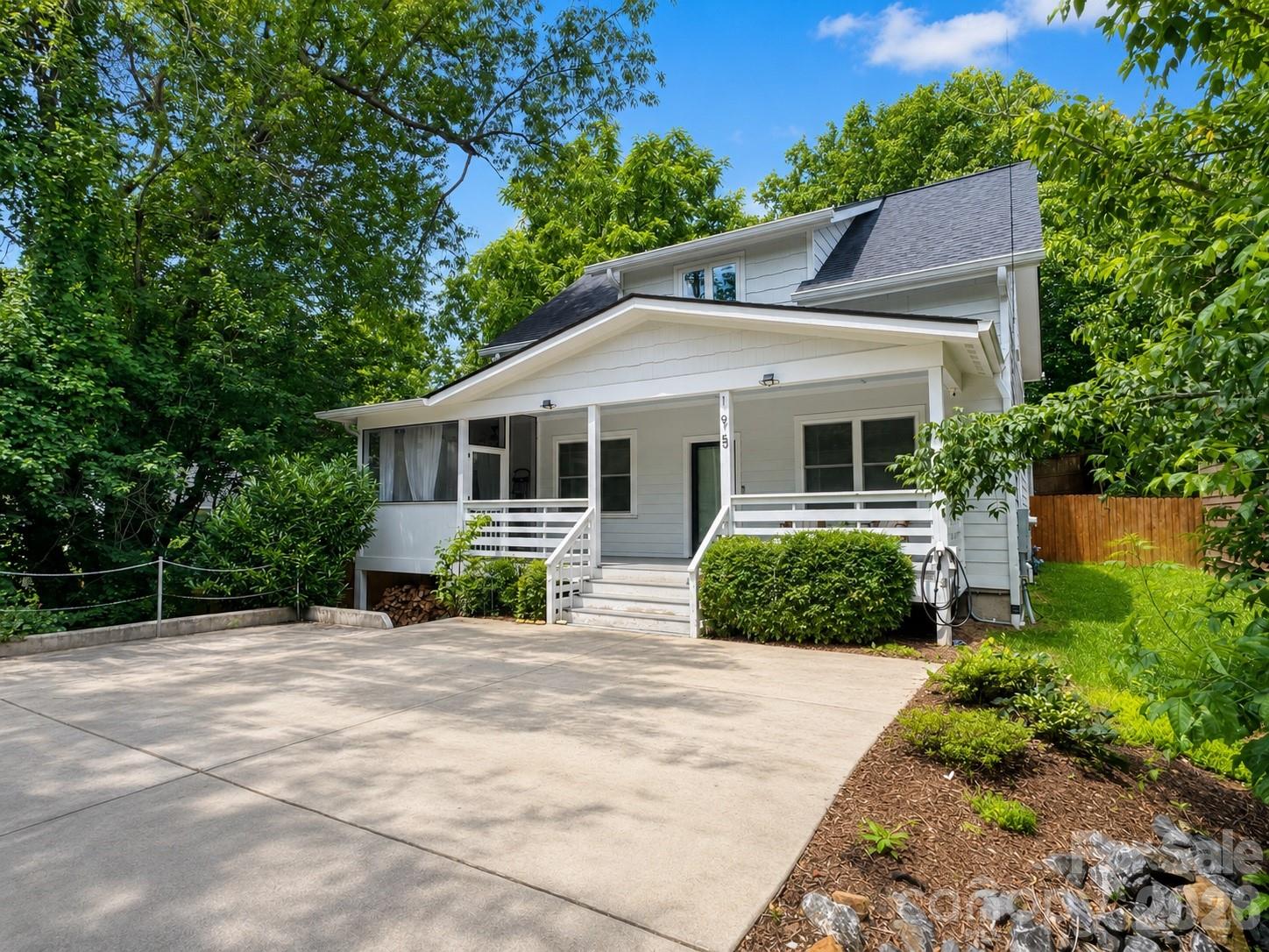 195 Wellington Street — Asheville
