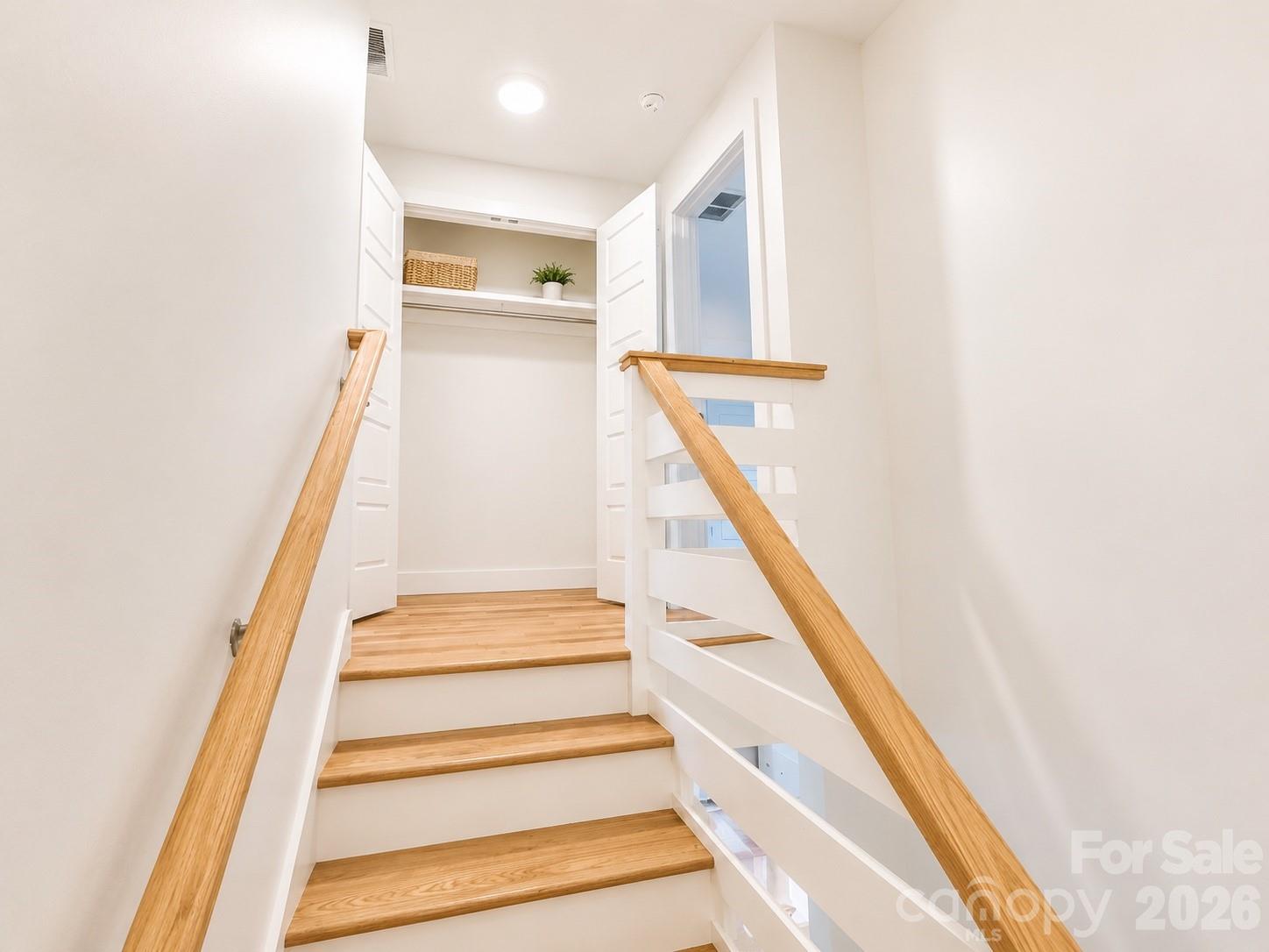 195 Wellington Street — Asheville