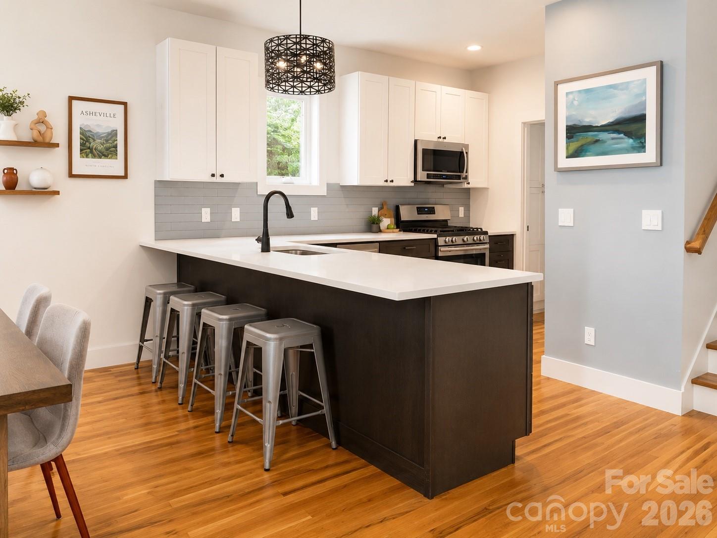 195 Wellington Street — Asheville