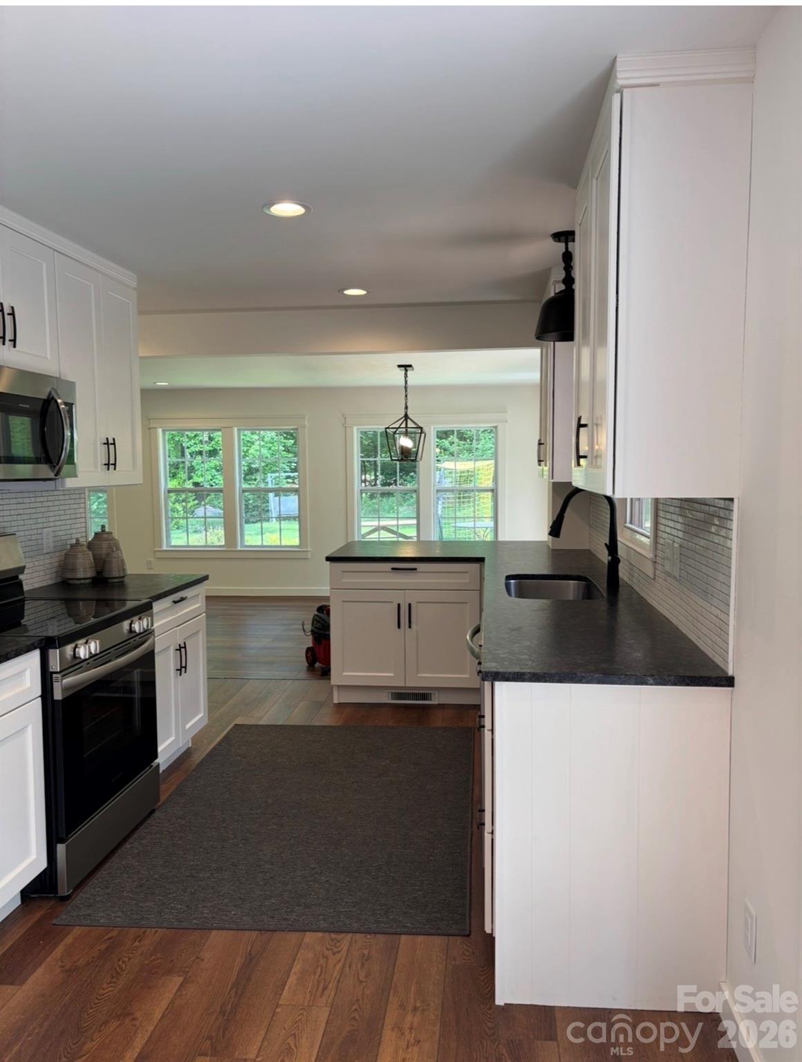 6 Greene Knoll Drive — Candler
