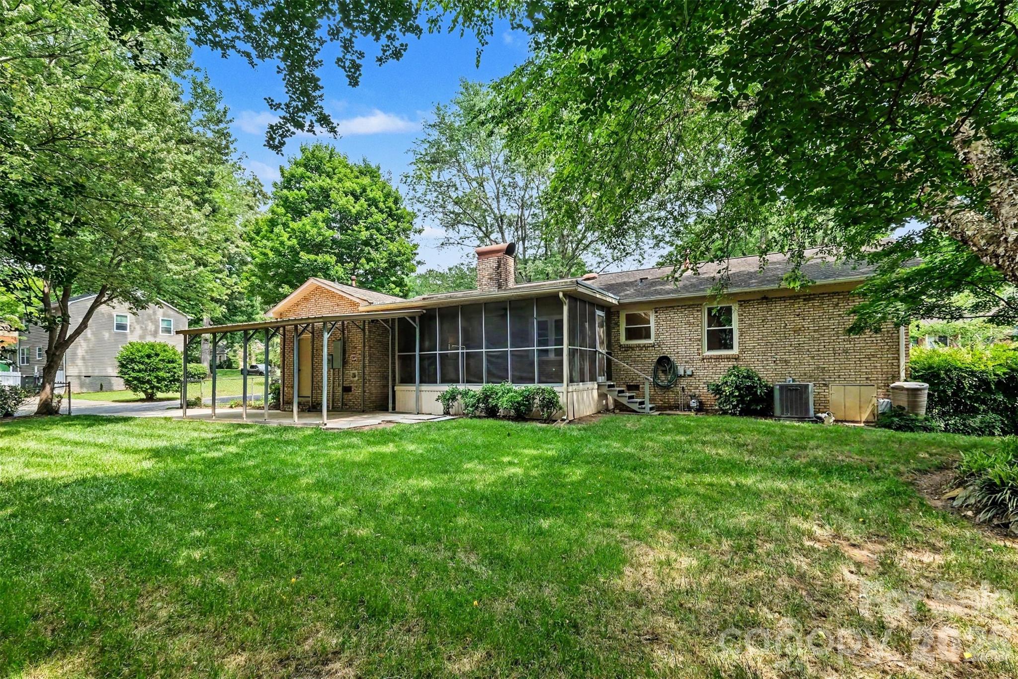 2143 Knickerbocker Drive — Charlotte